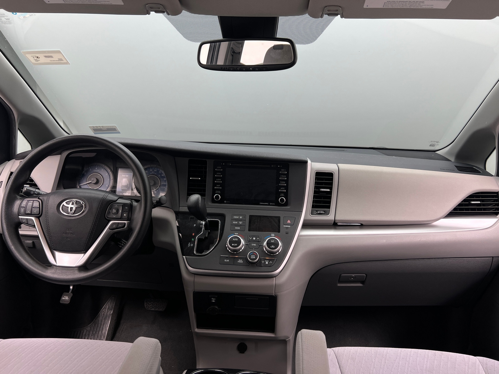 Thumbnail: 2020 Toyota Sienna - 3