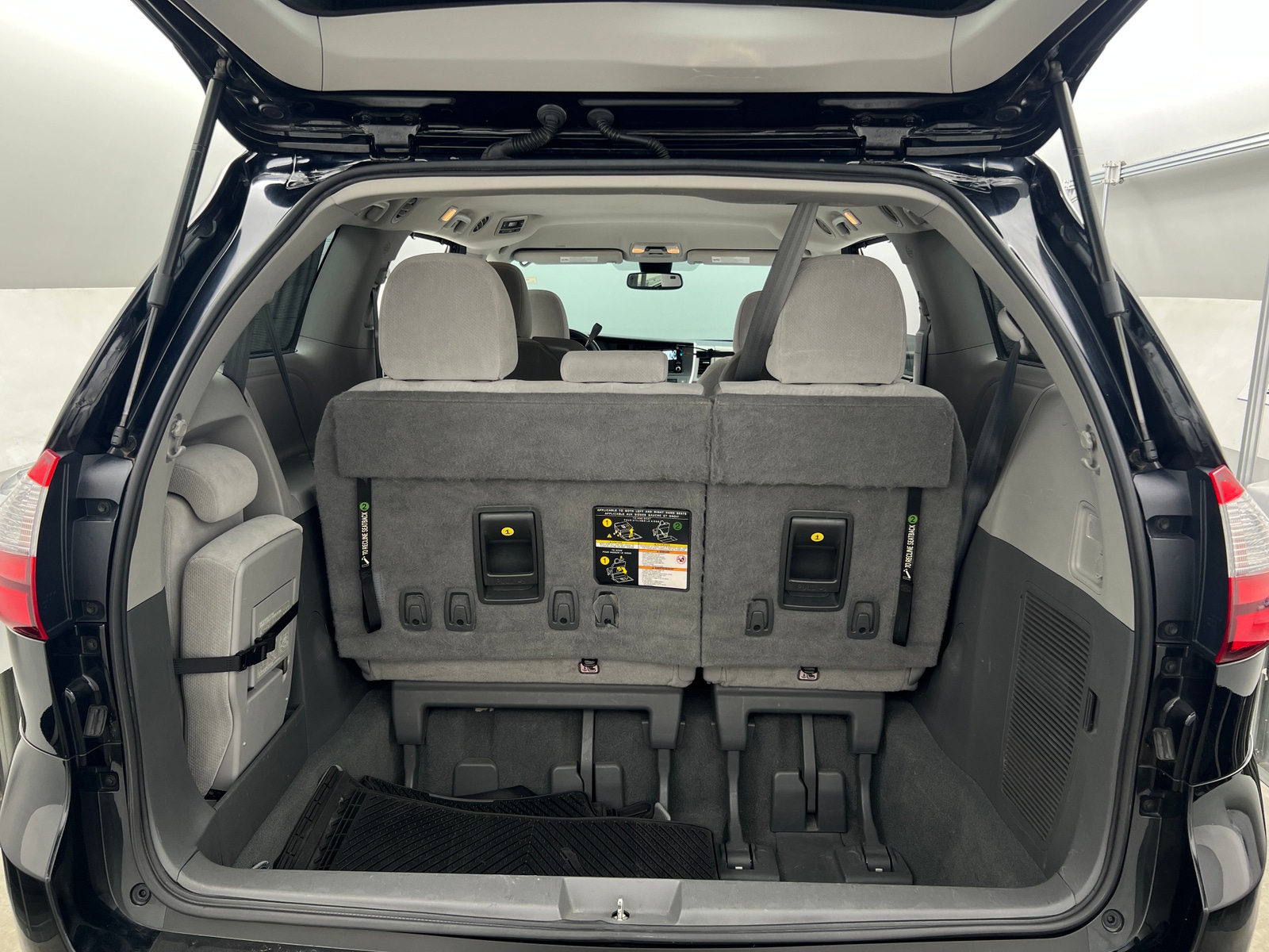 Thumbnail: 2020 Toyota Sienna - 7