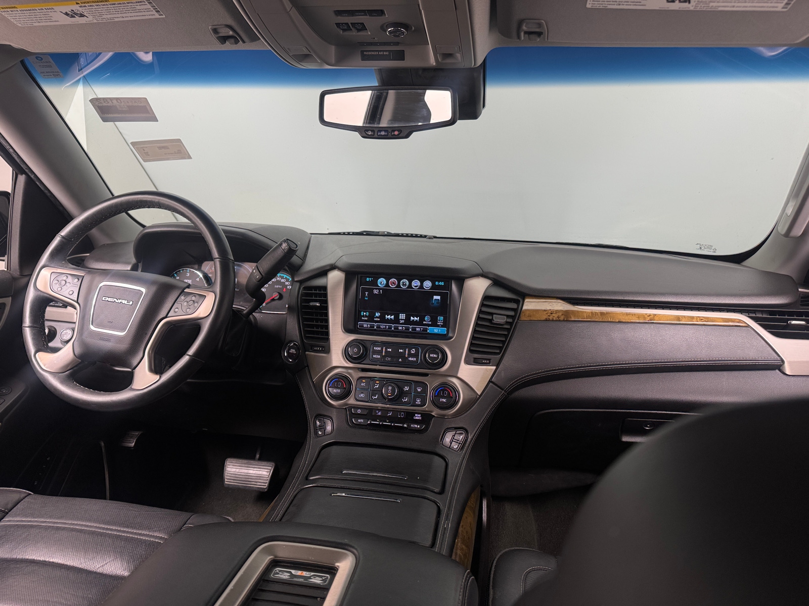 Thumbnail: 2017 GMC Yukon XL - 3