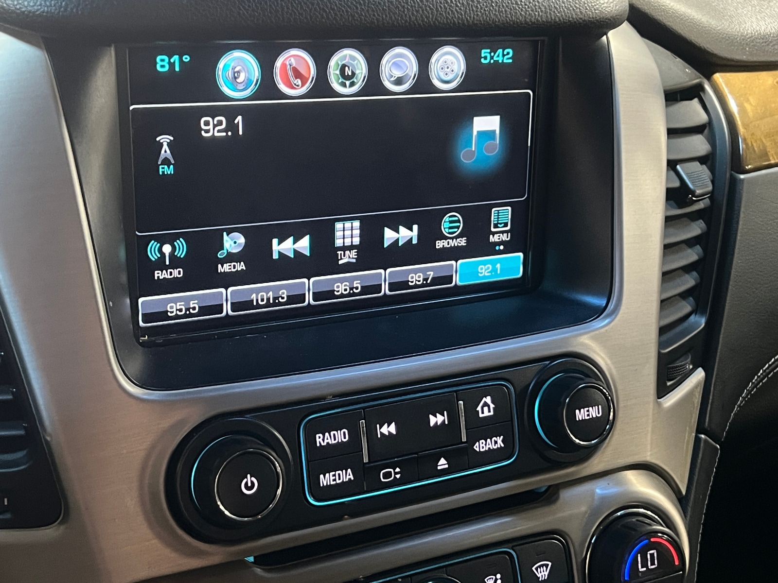 Thumbnail: 2017 GMC Yukon XL - 4