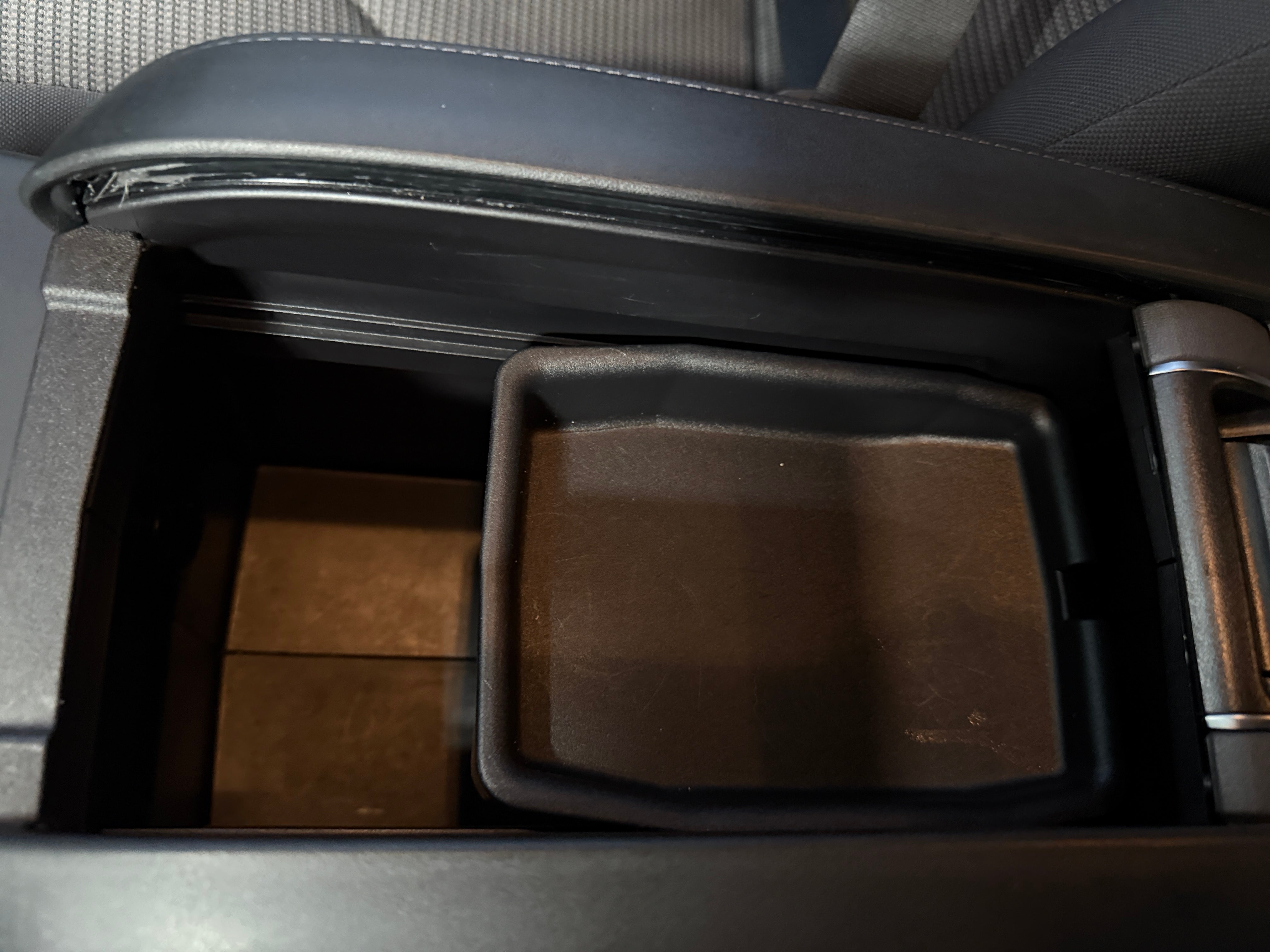 2025 Toyota Highlander LE - Photo 19