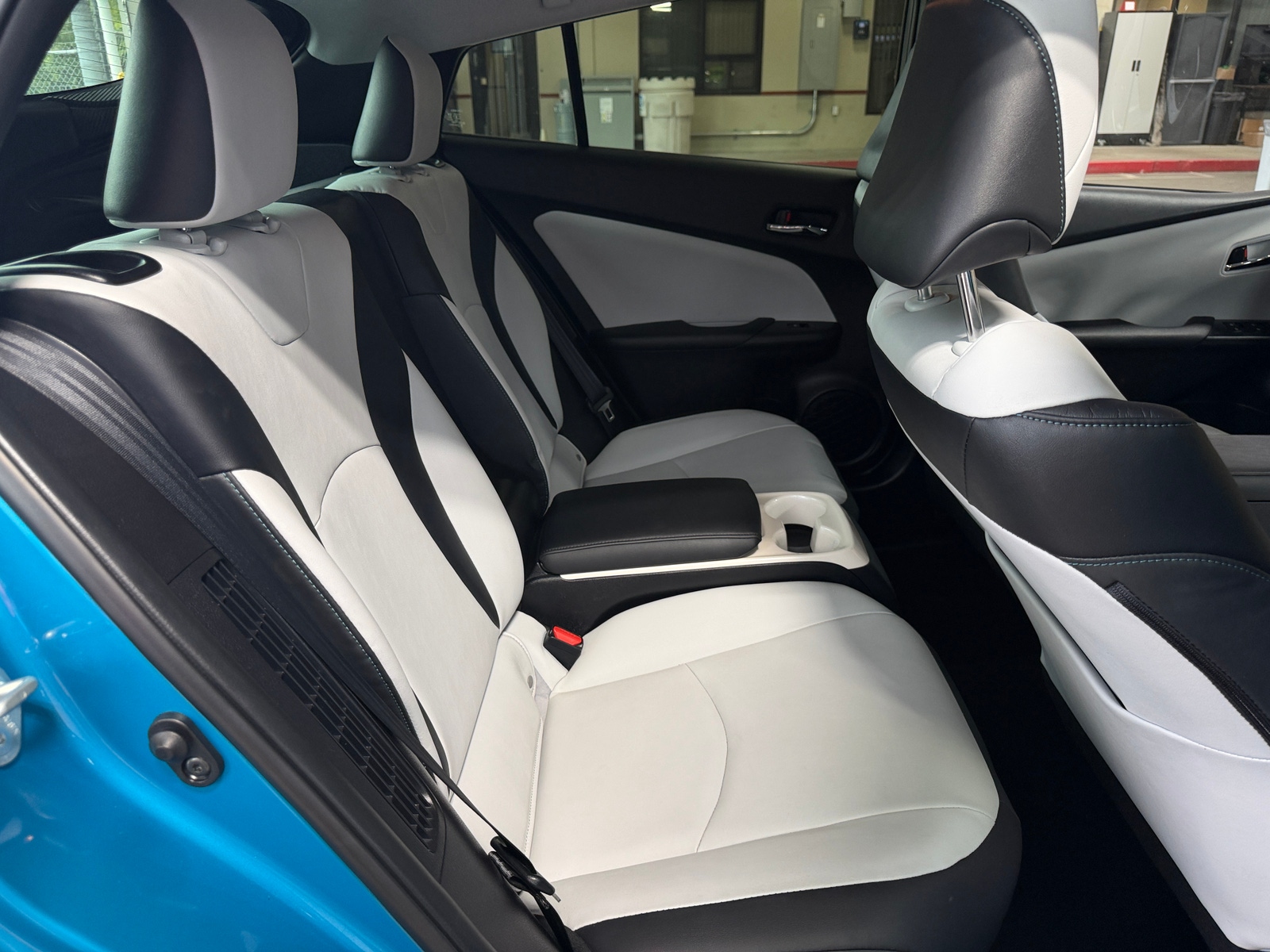 Thumbnail: 2017 Toyota Prius Prime - 6