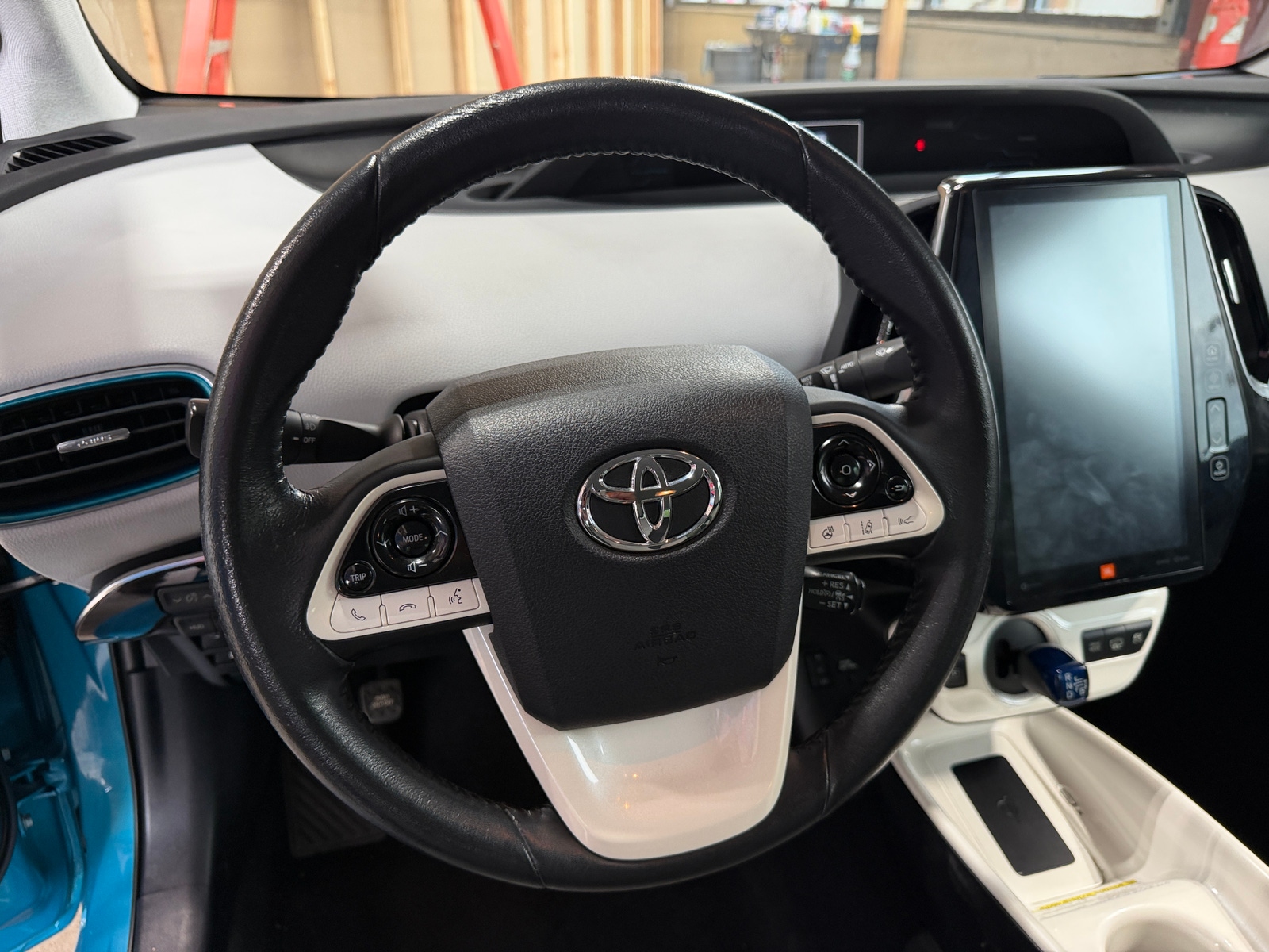 Thumbnail: 2017 Toyota Prius Prime - 5