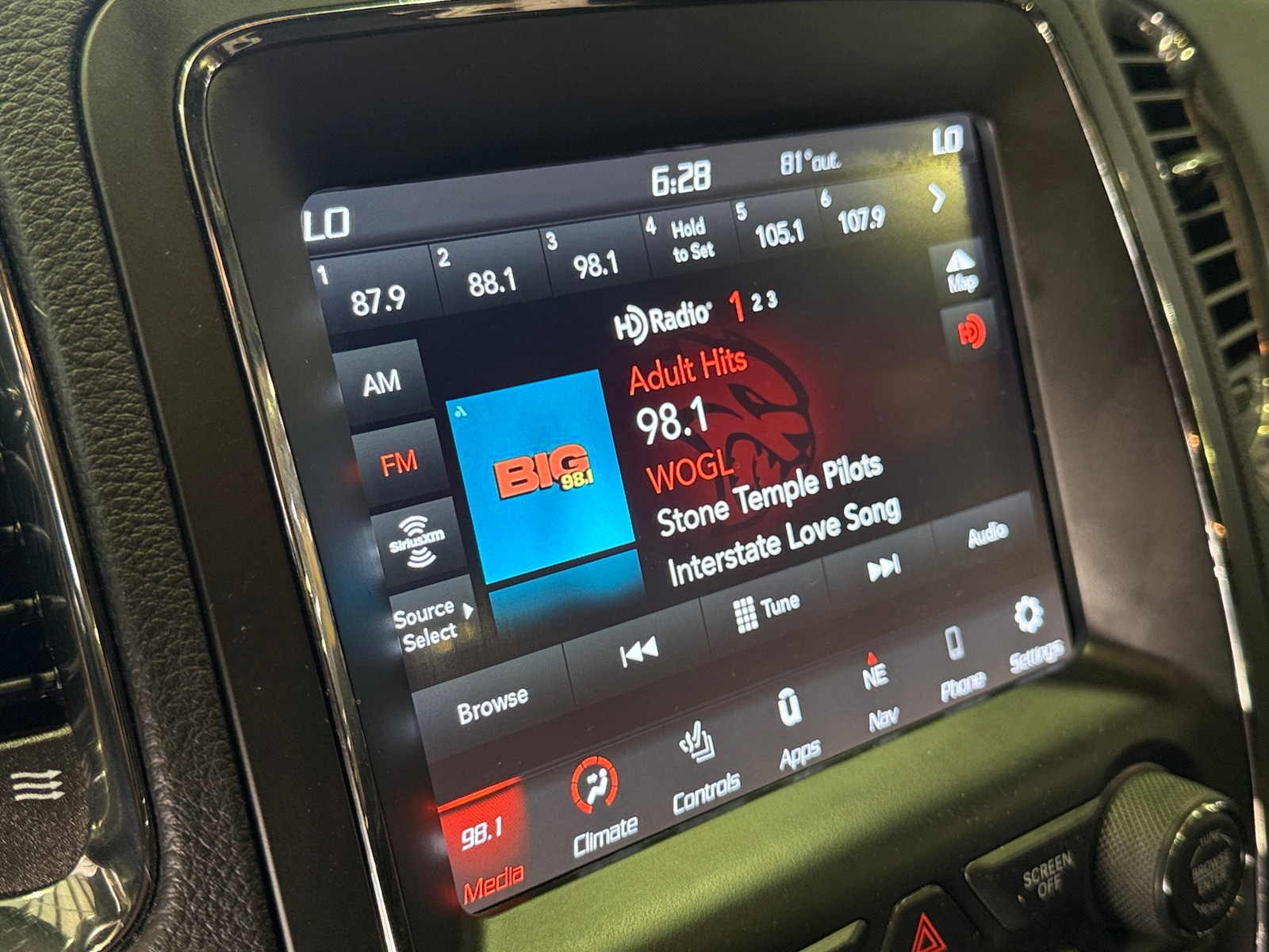 Thumbnail: 2020 Dodge Durango - 3