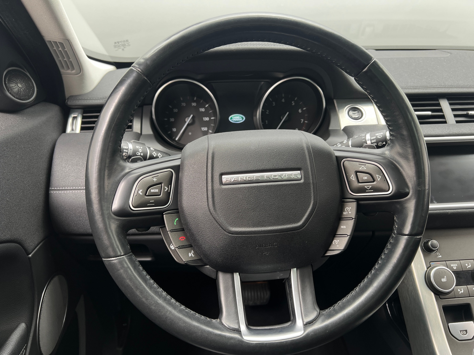 Thumbnail: 2017 Land Rover Range Rover Evoque - 4