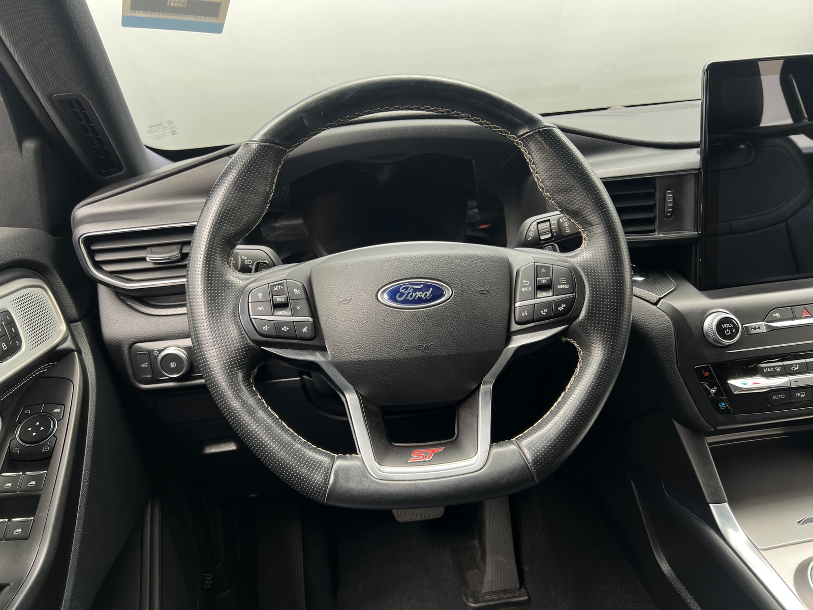 Thumbnail: 2020 Ford Explorer - 4