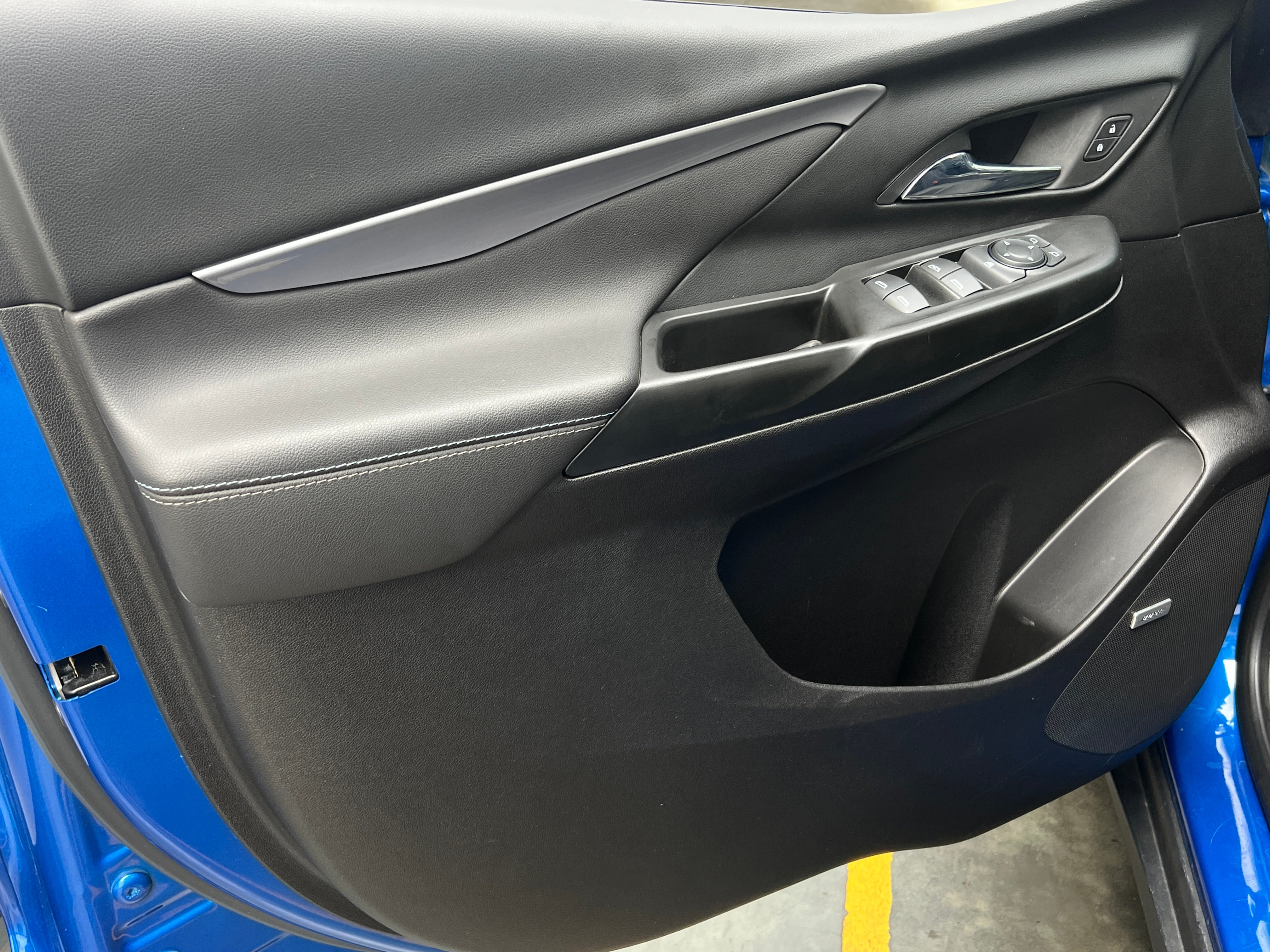 Used 2023 Chevrolet Bolt EV 2LT with VIN 1G1FX6S00P4152152 for sale in Oak Creek, WI