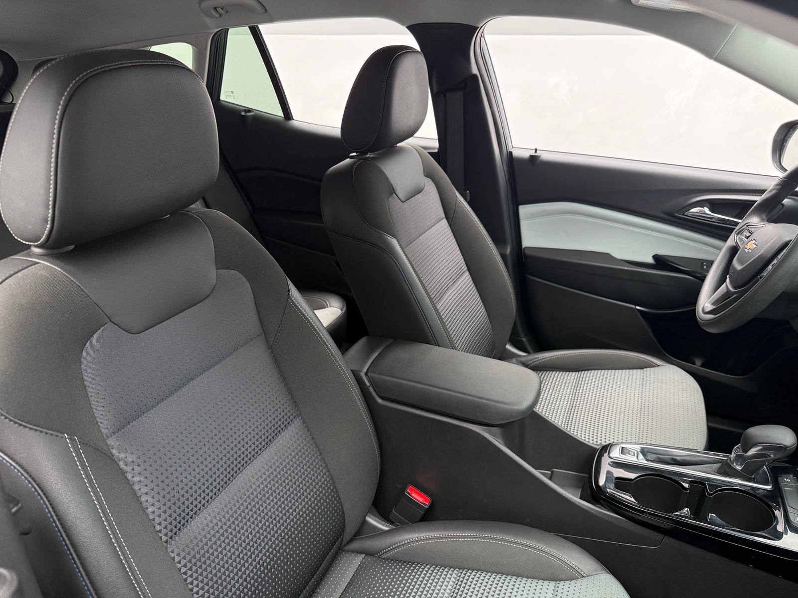 Thumbnail: 2025 Chevrolet Trax - 2
