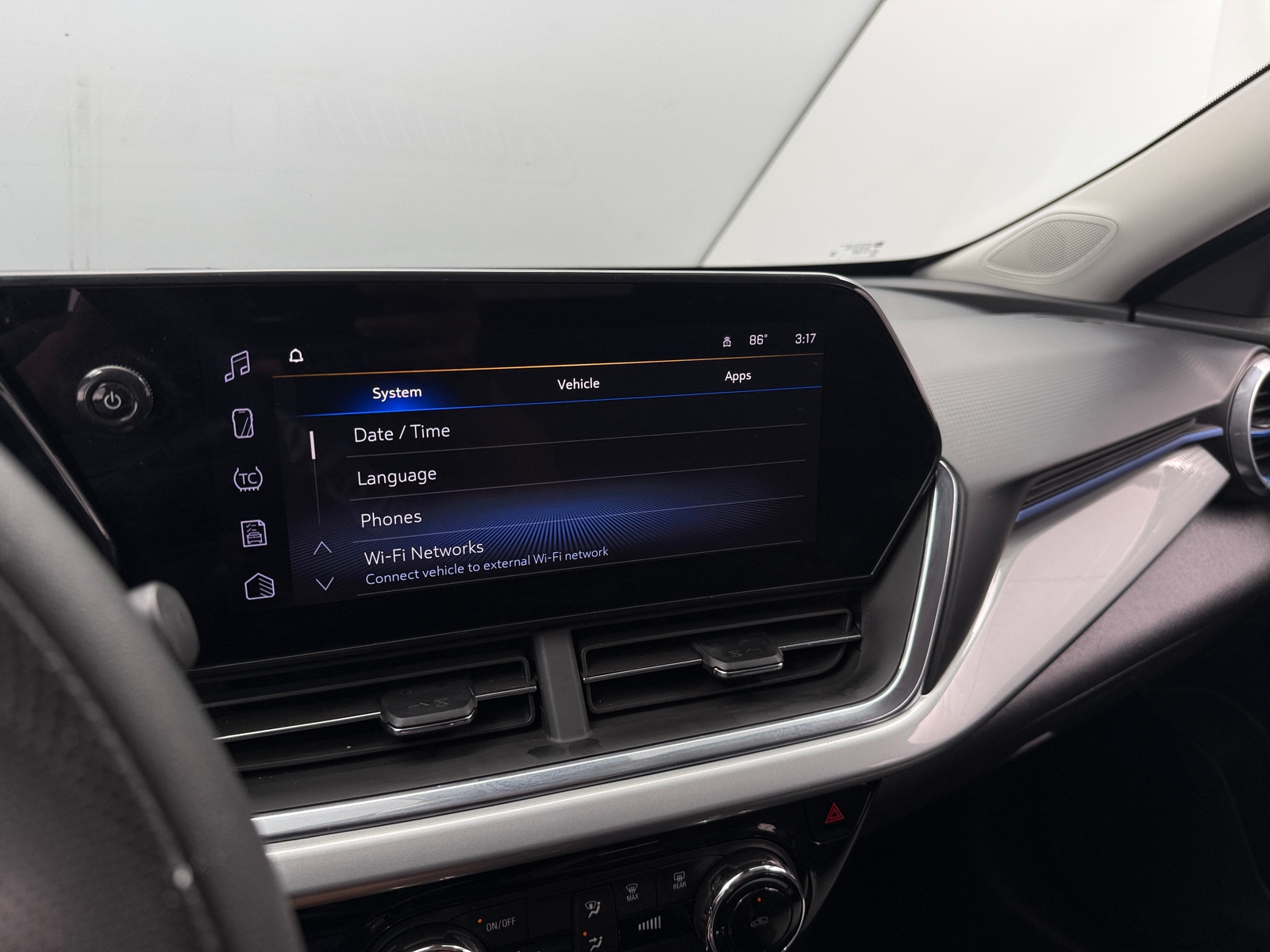 Thumbnail: 2025 Chevrolet Trax - 4