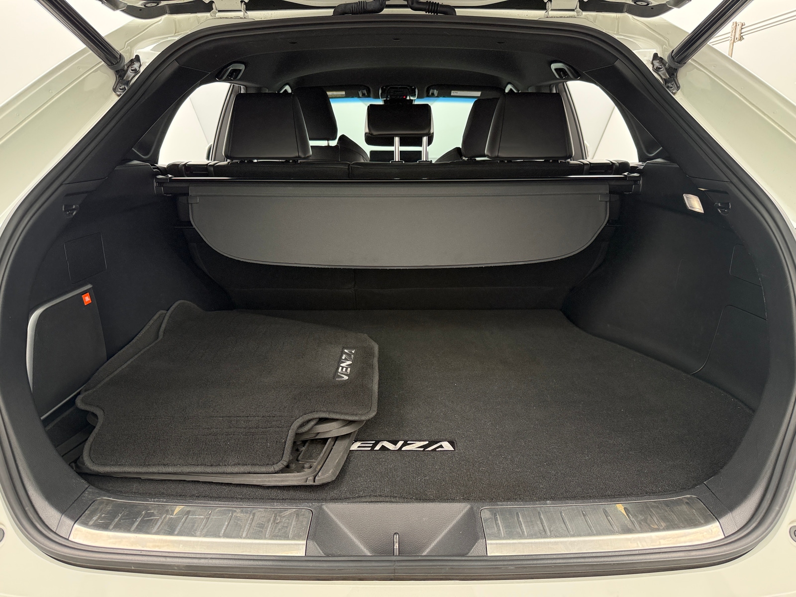 Thumbnail: 2021 Toyota Venza - 6