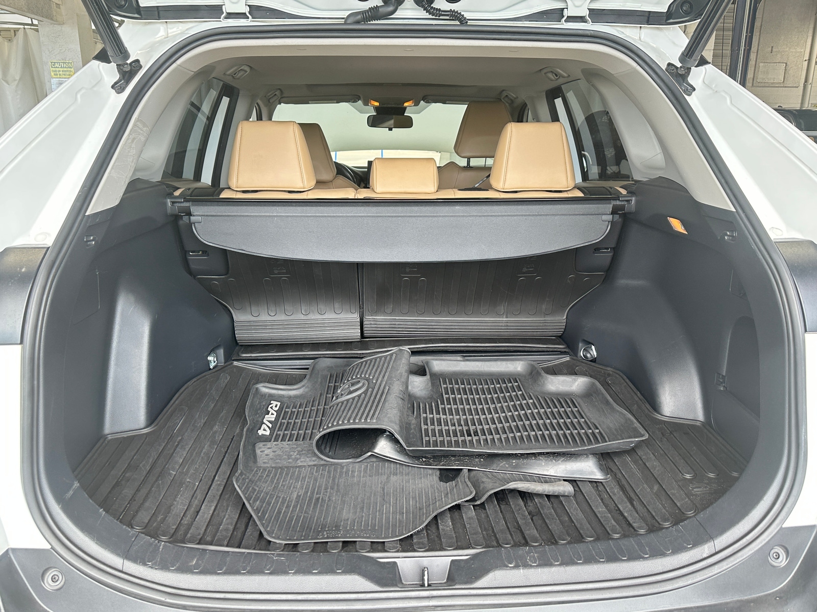 Thumbnail: 2019 Toyota RAV4 - 6