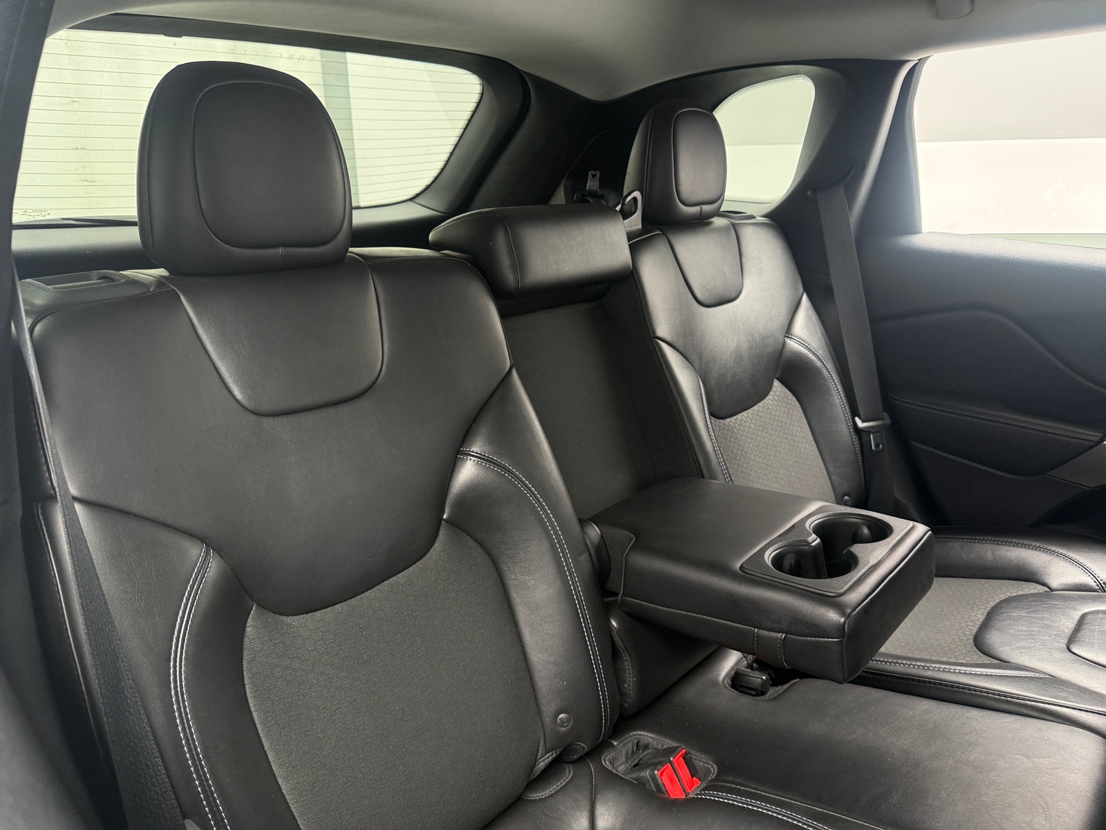 Thumbnail: 2019 Jeep Cherokee - 6