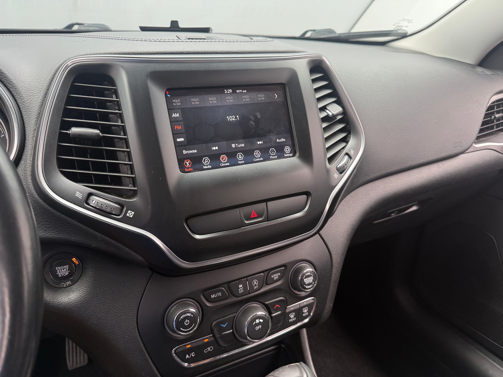 Thumbnail: 2019 Jeep Cherokee - 4