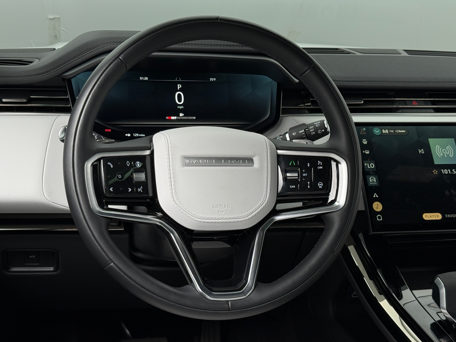Thumbnail: 2025 Land Rover Range Rover Sport - 4