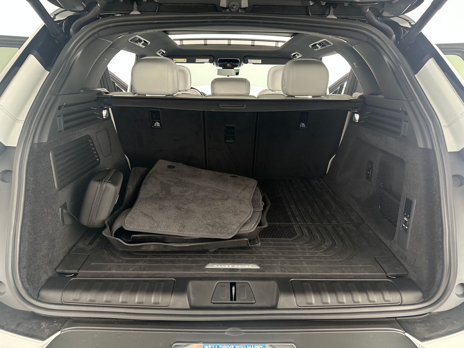 Thumbnail: 2025 Land Rover Range Rover Sport - 6