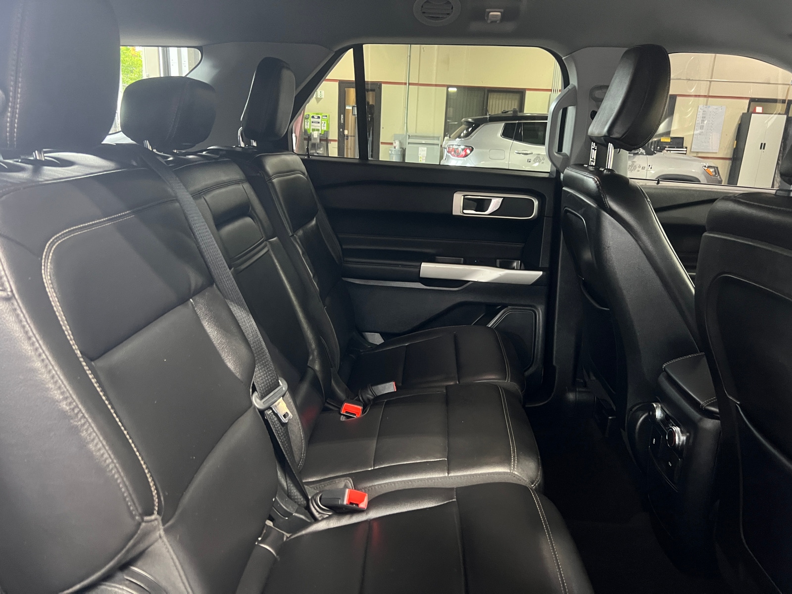 Thumbnail: 2020 Ford Explorer - 6