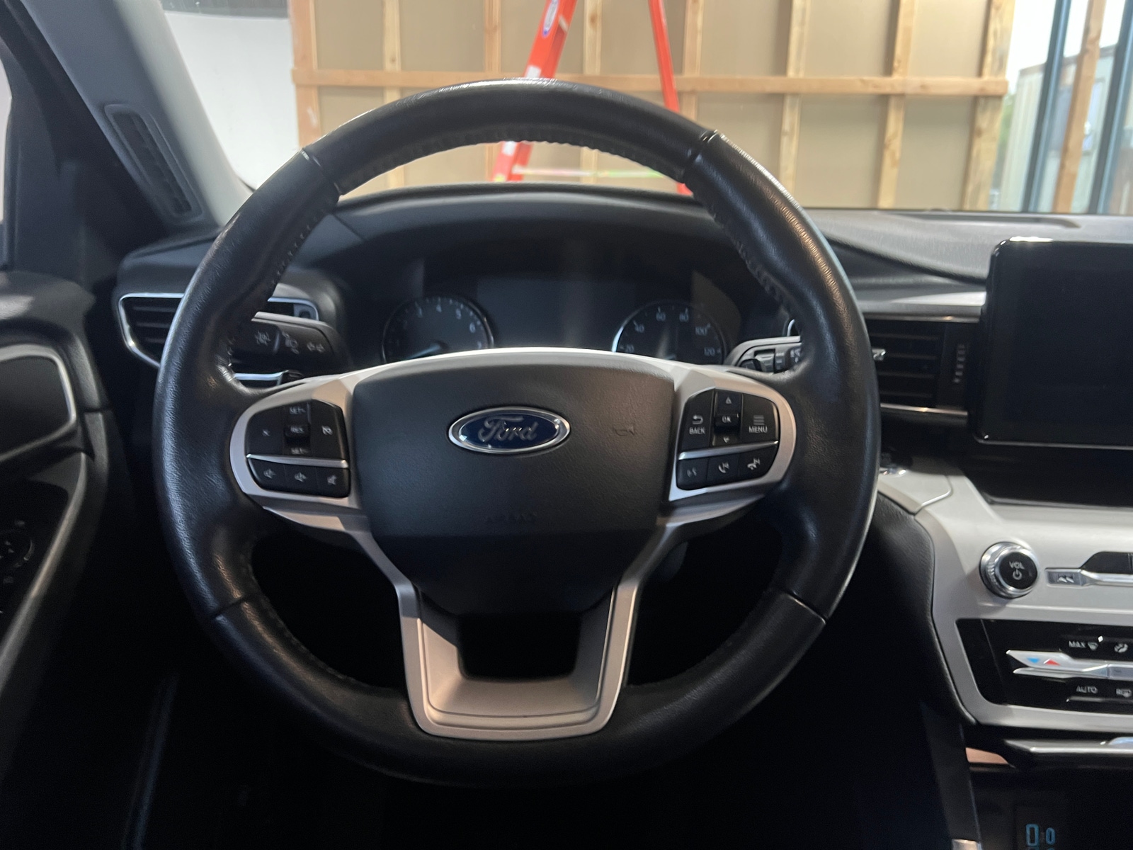 Thumbnail: 2020 Ford Explorer - 5