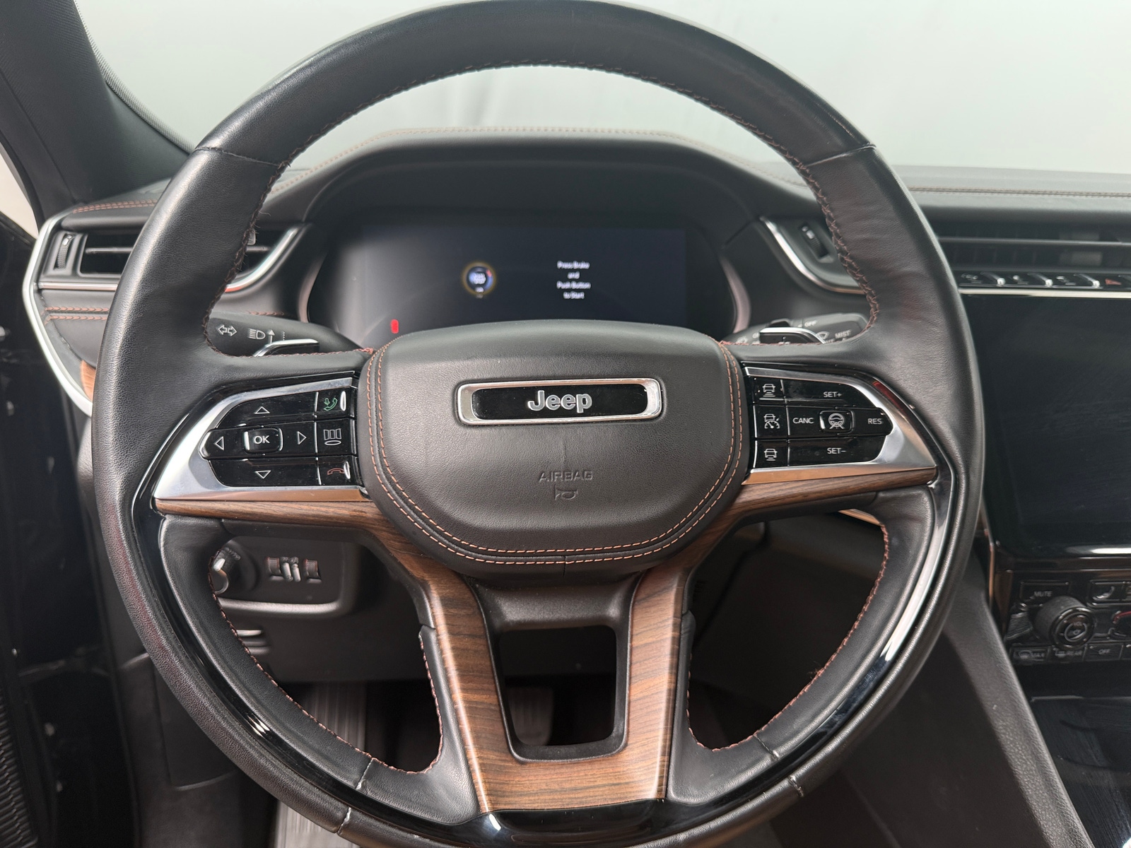 Thumbnail: 2022 Jeep Grand Cherokee L - 4