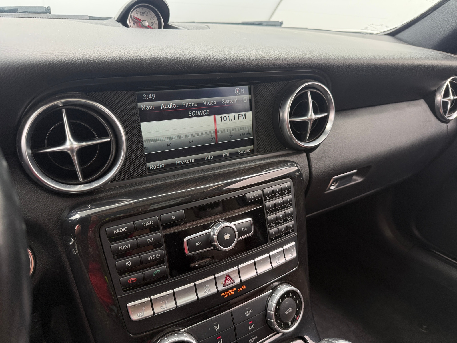 Thumbnail: 2015 Mercedes-Benz SLK - 3