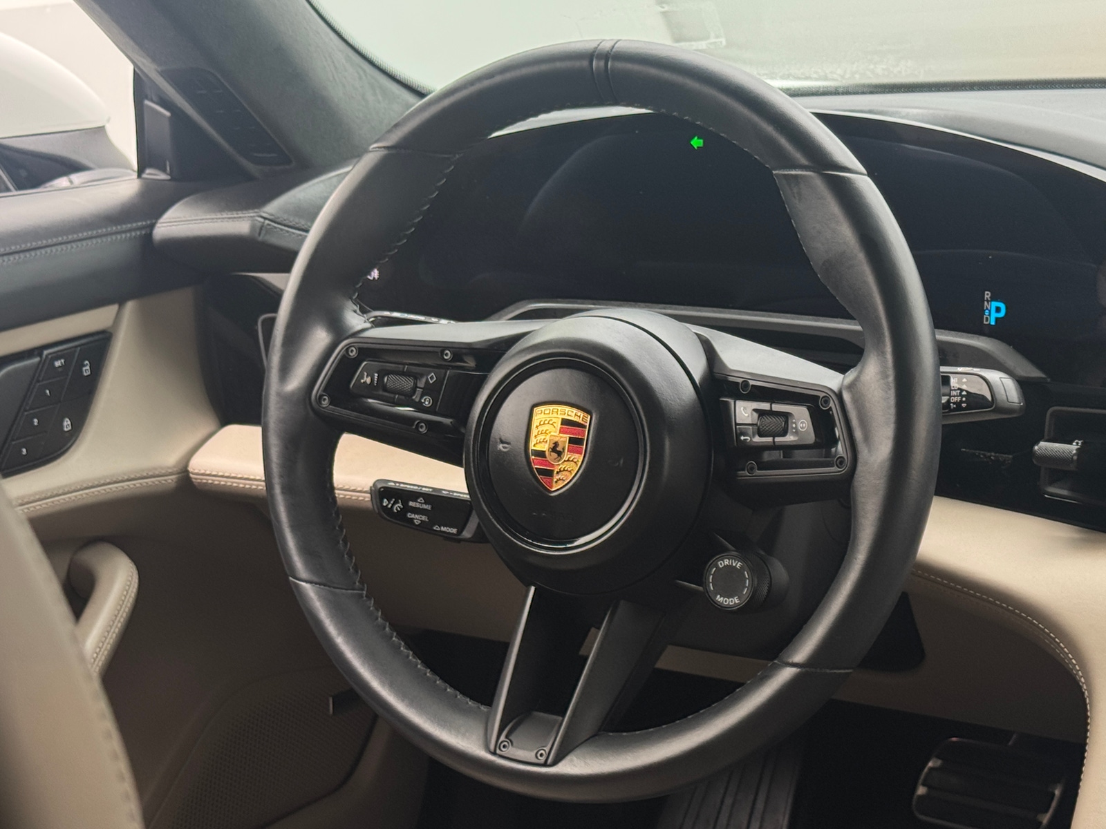 Thumbnail: 2022 Porsche Taycan - 5