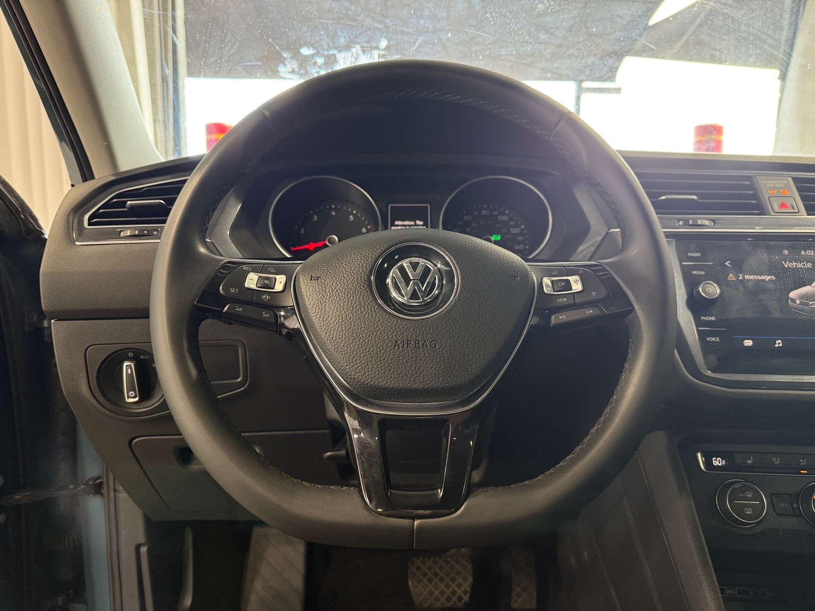 Thumbnail: 2020 Volkswagen Tiguan - 4