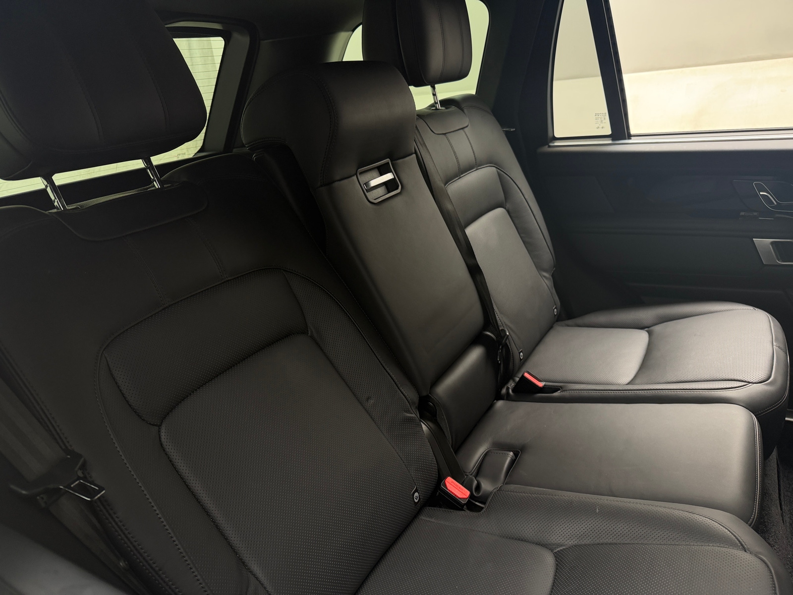 Thumbnail: 2021 Land Rover Range Rover - 5