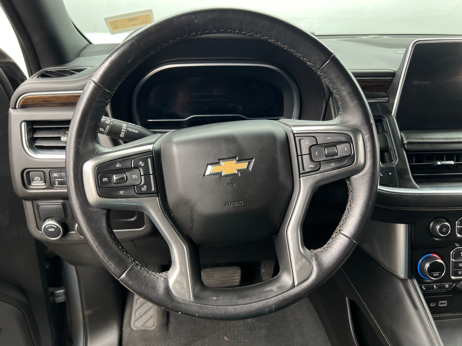 Thumbnail: 2023 Chevrolet Suburban - 4