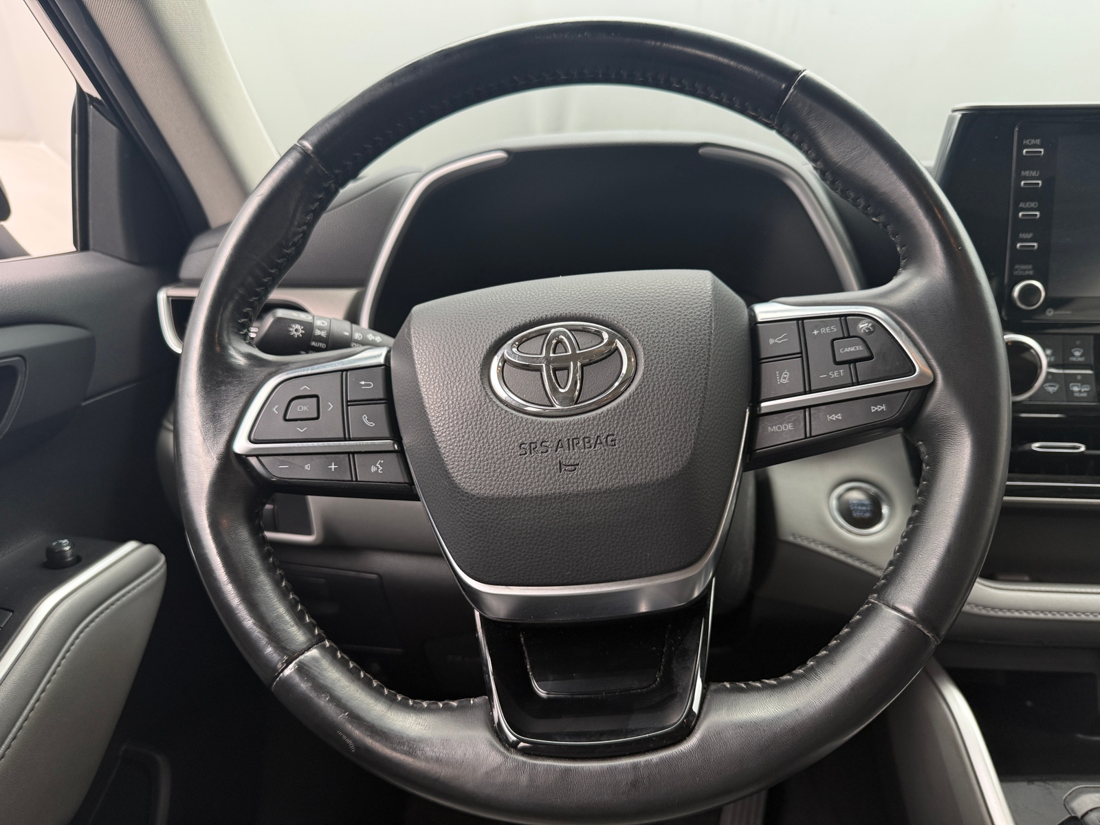 Thumbnail: 2020 Toyota Highlander - 4