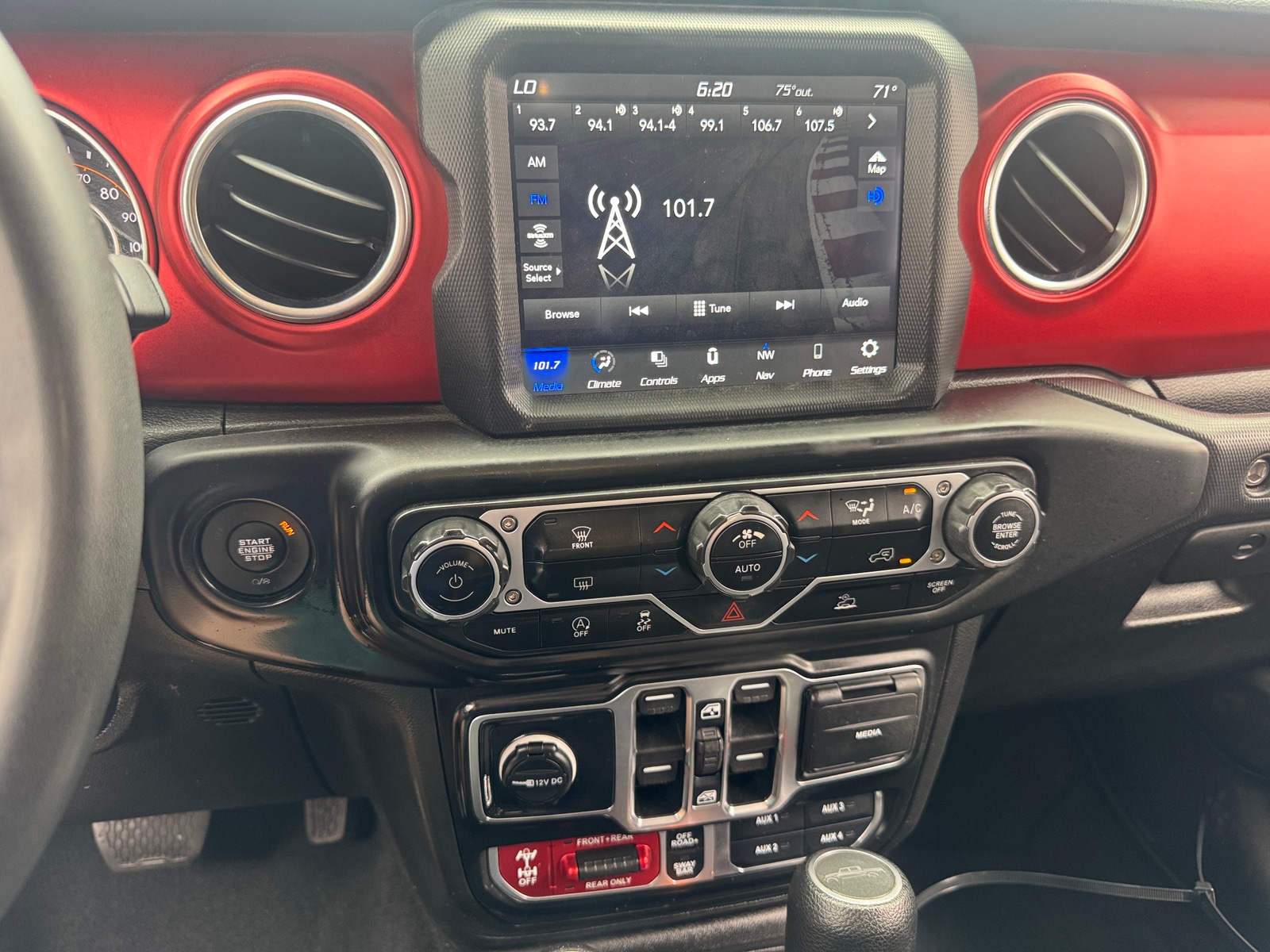 Thumbnail: 2023 Jeep Gladiator - 4