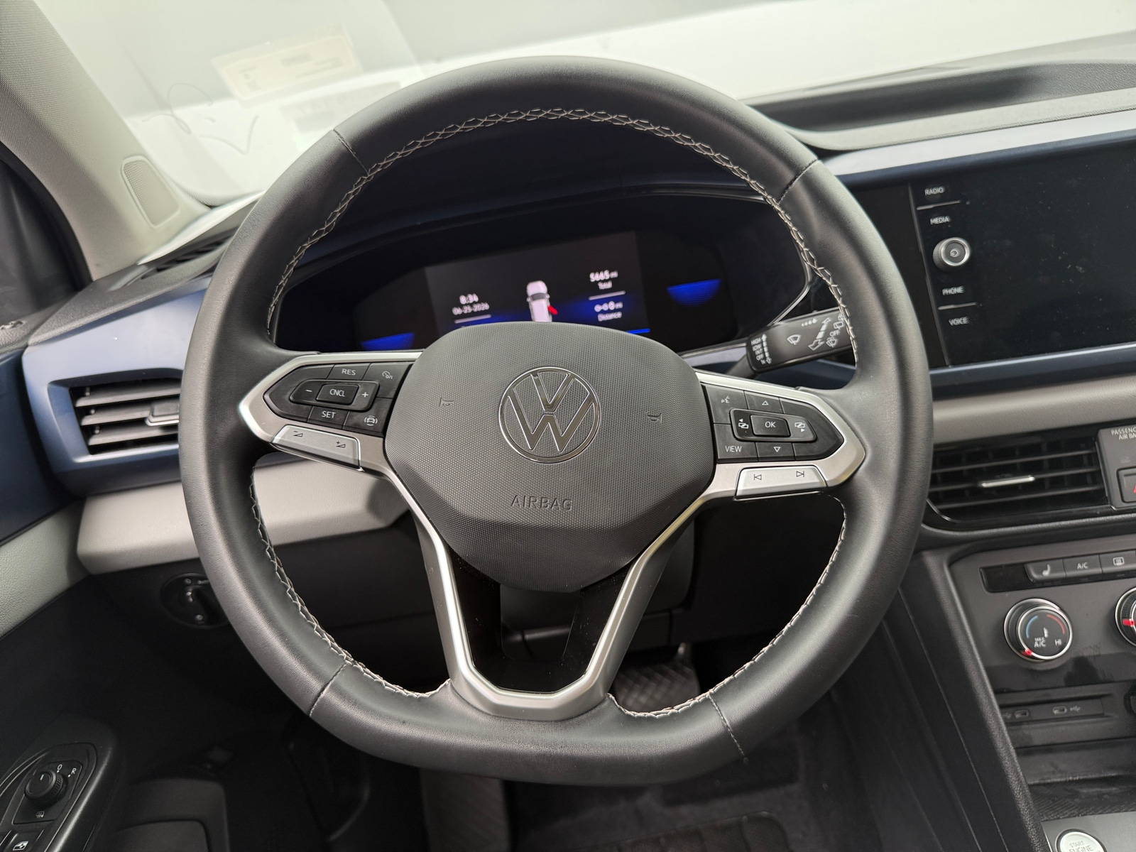 Thumbnail: 2022 Volkswagen Taos - 5