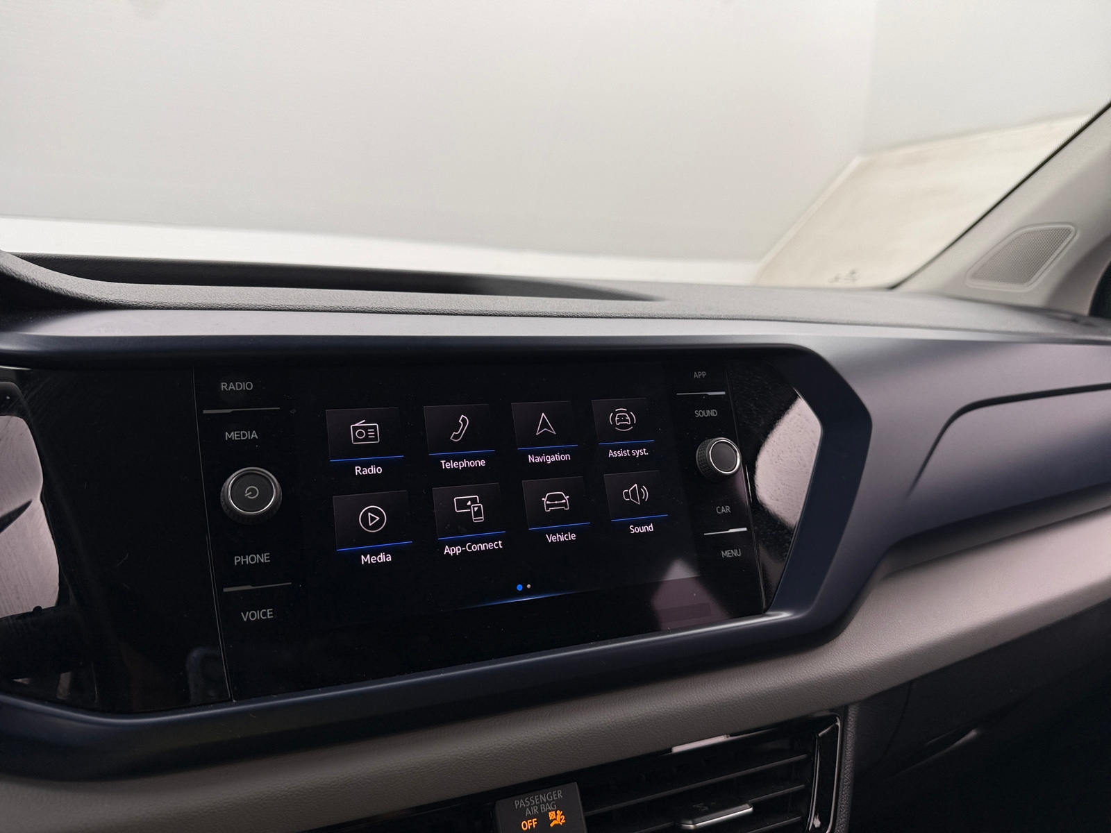 Thumbnail: 2022 Volkswagen Taos - 4