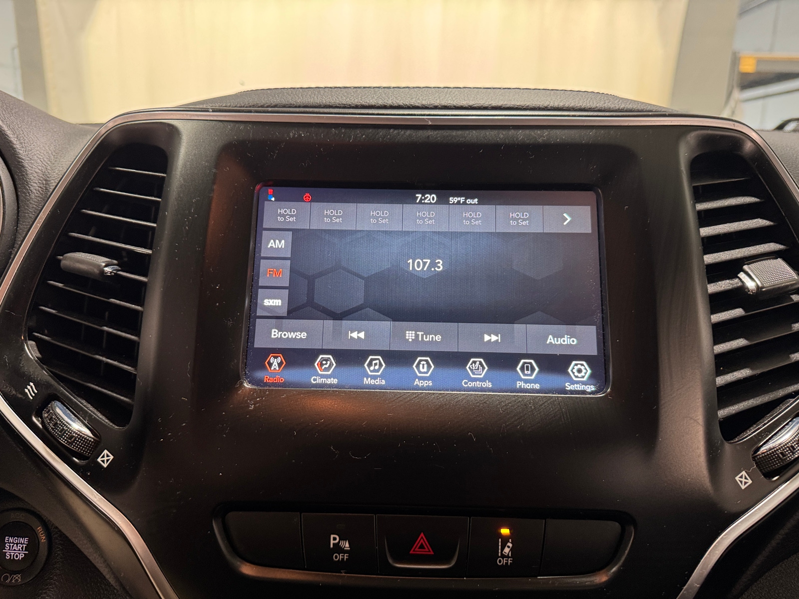 Thumbnail: 2021 Jeep Cherokee - 3