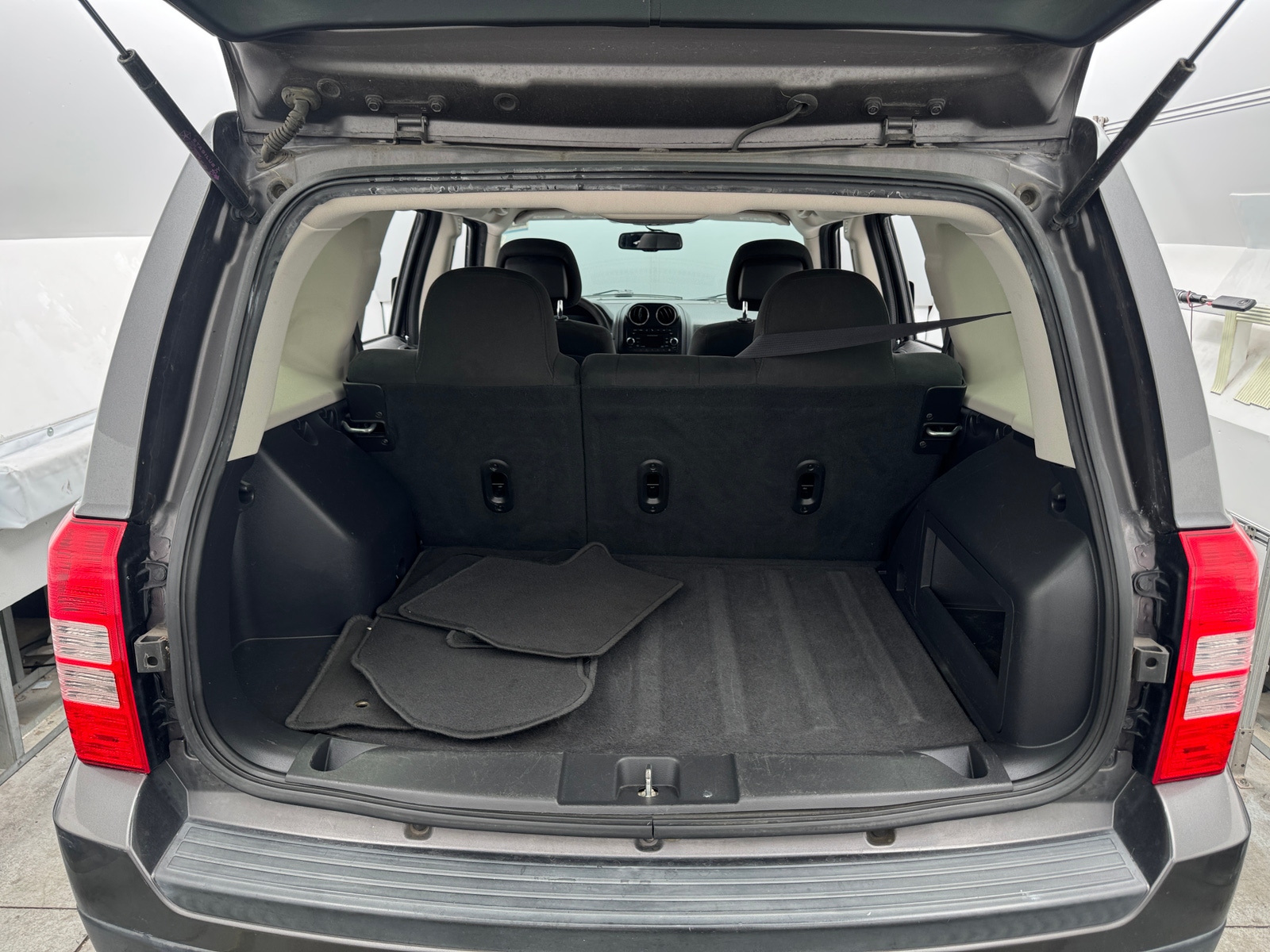 Thumbnail: 2017 Jeep Patriot - 7