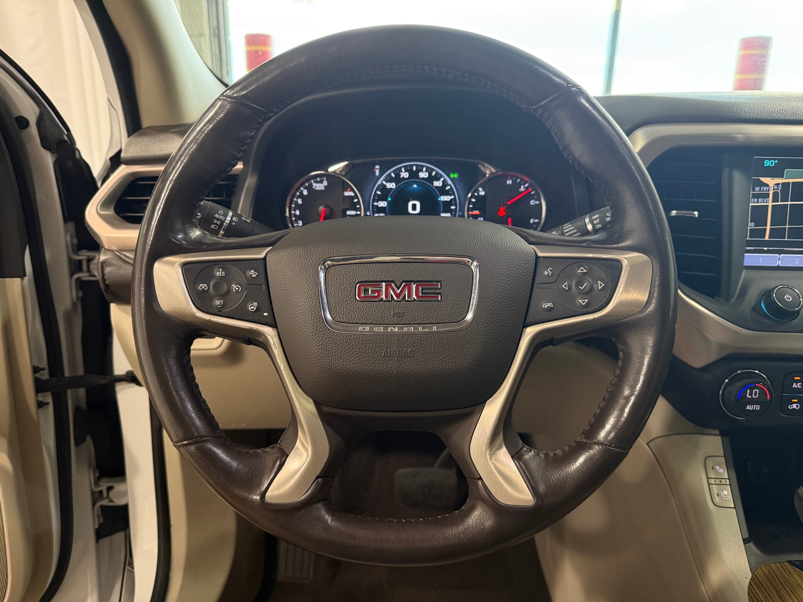 Thumbnail: 2017 GMC Acadia - 4