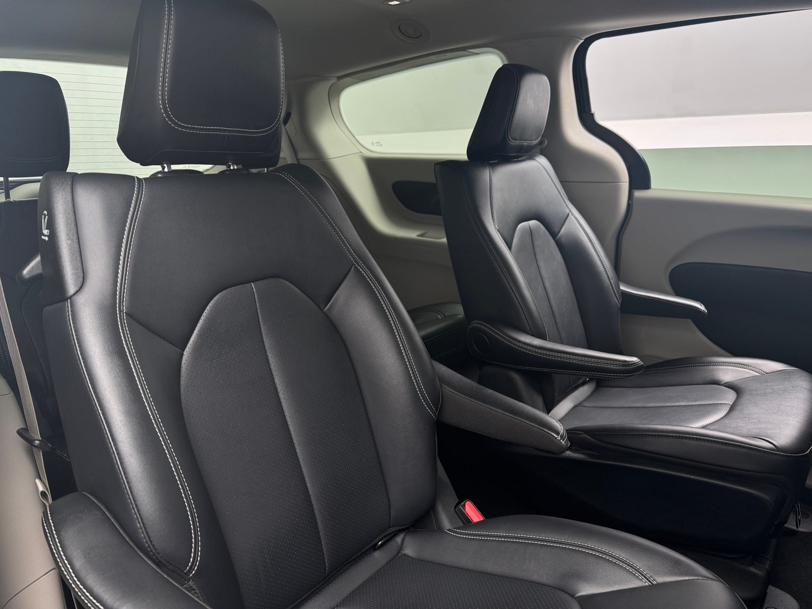 Thumbnail: 2024 Chrysler Pacifica - 5