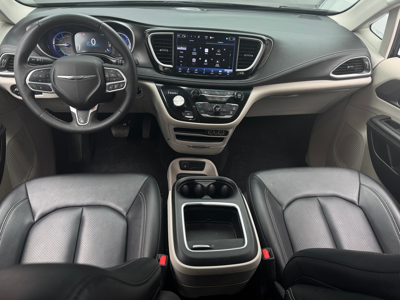 Thumbnail: 2024 Chrysler Pacifica - 2