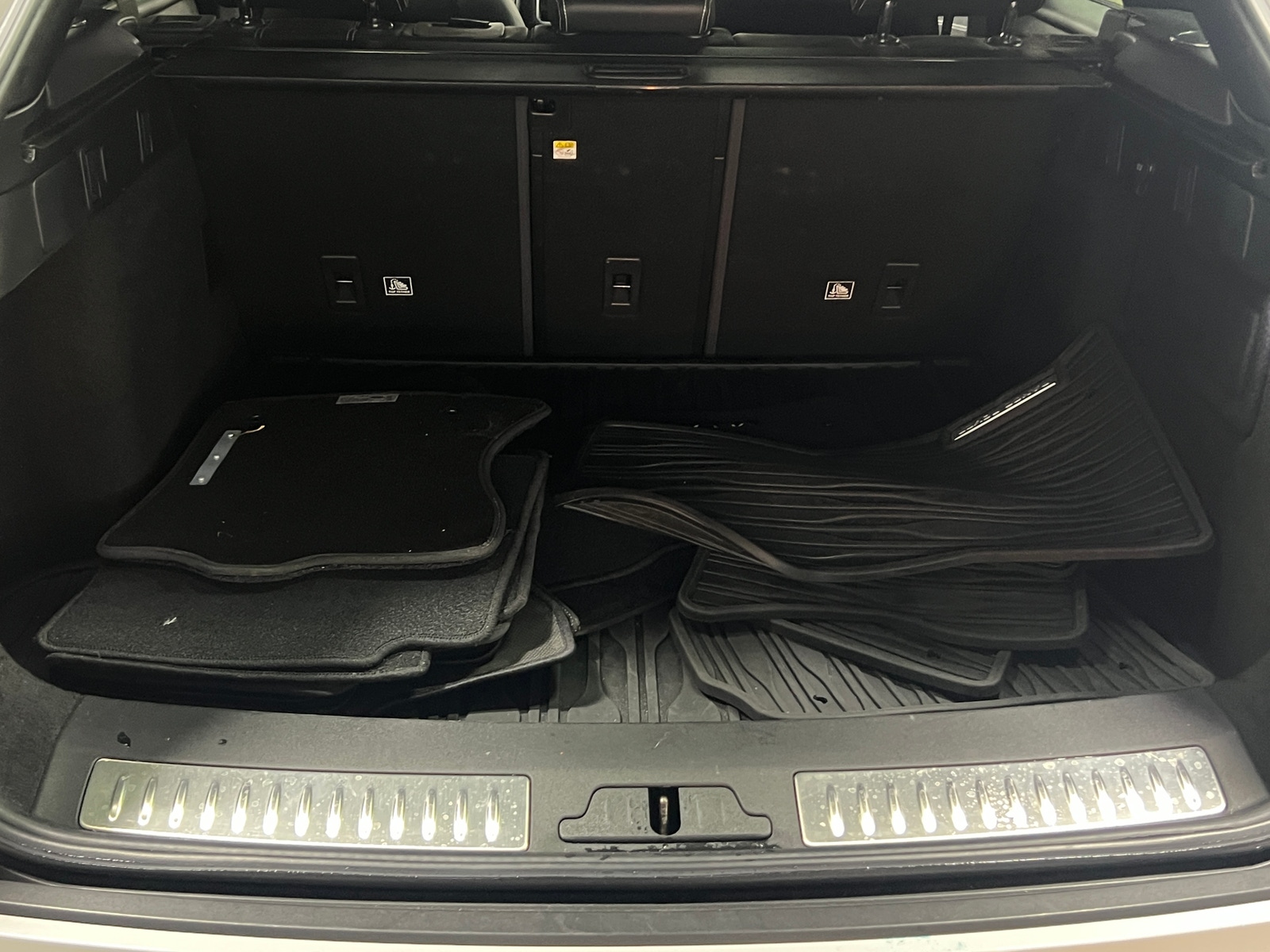 Thumbnail: 2018 Land Rover Range Rover Velar - 6