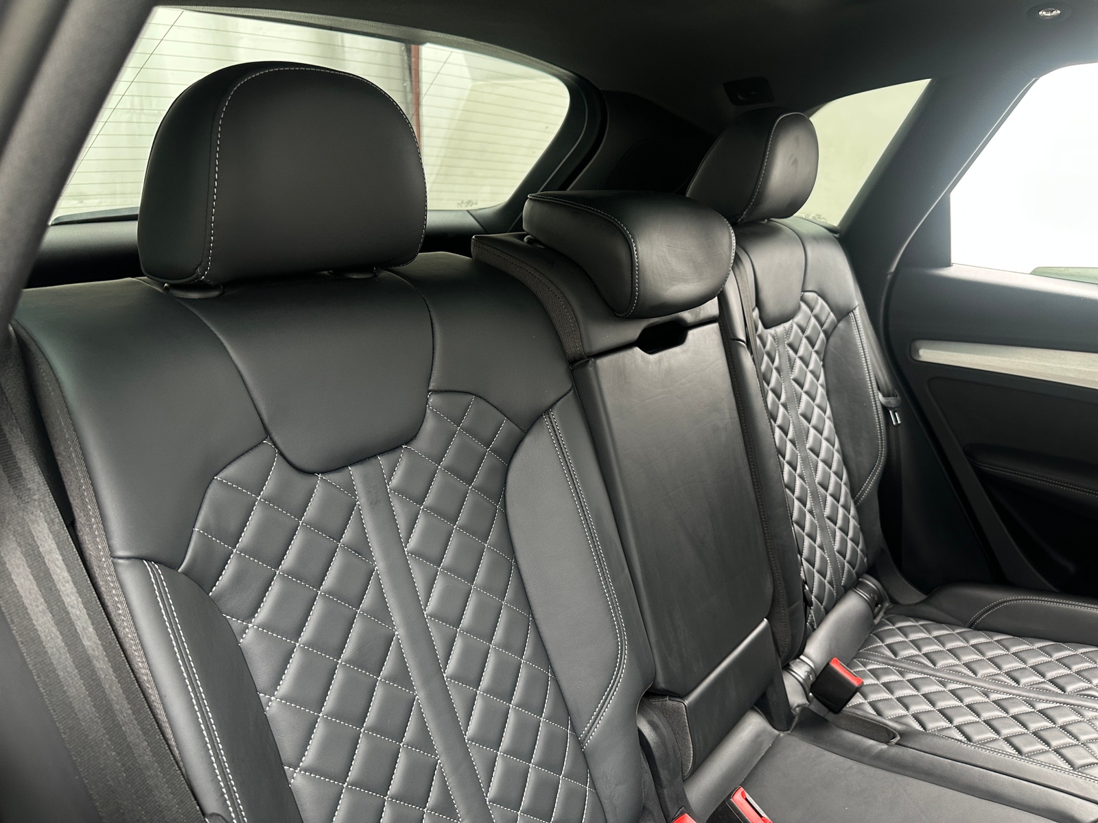 Thumbnail: 2020 Audi SQ5 - 6