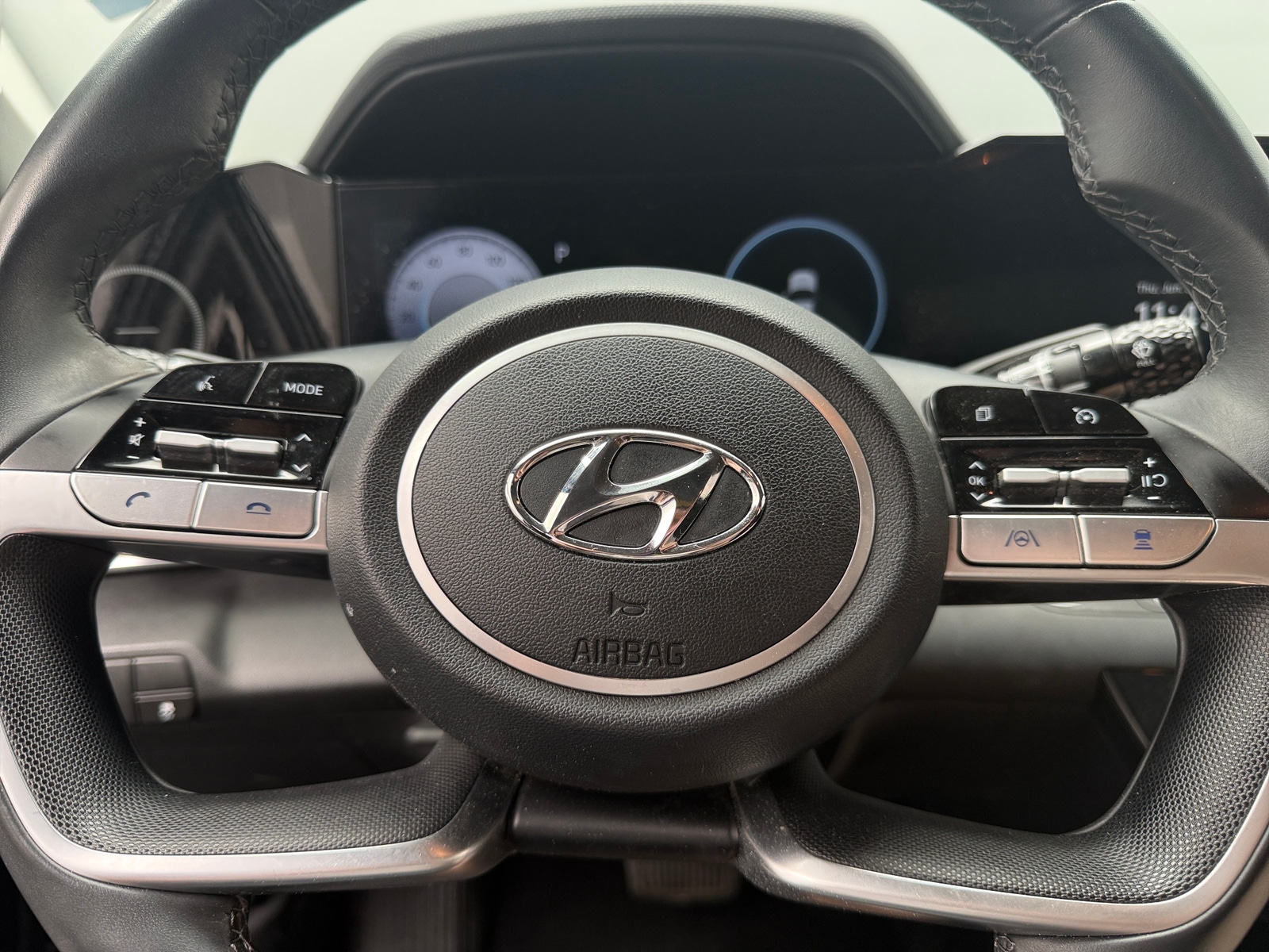 Thumbnail: 2023 Hyundai Elantra - 5