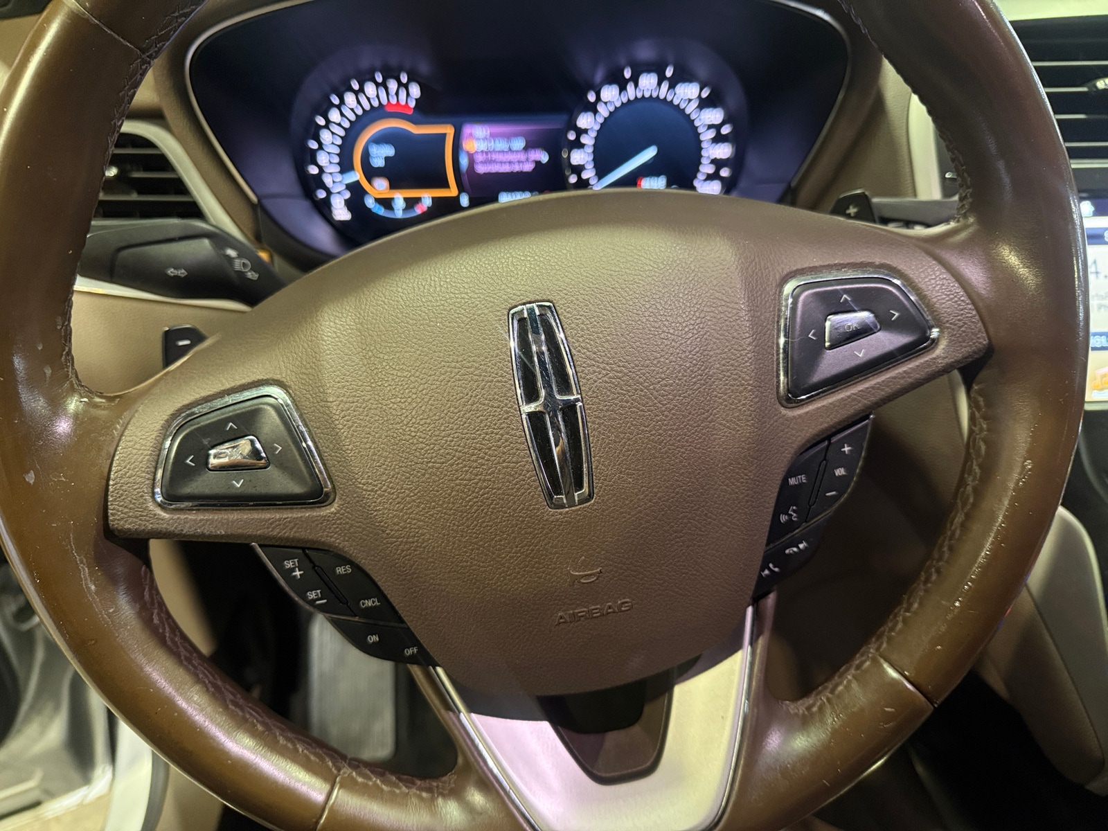 Thumbnail: 2016 Lincoln MKC - 4
