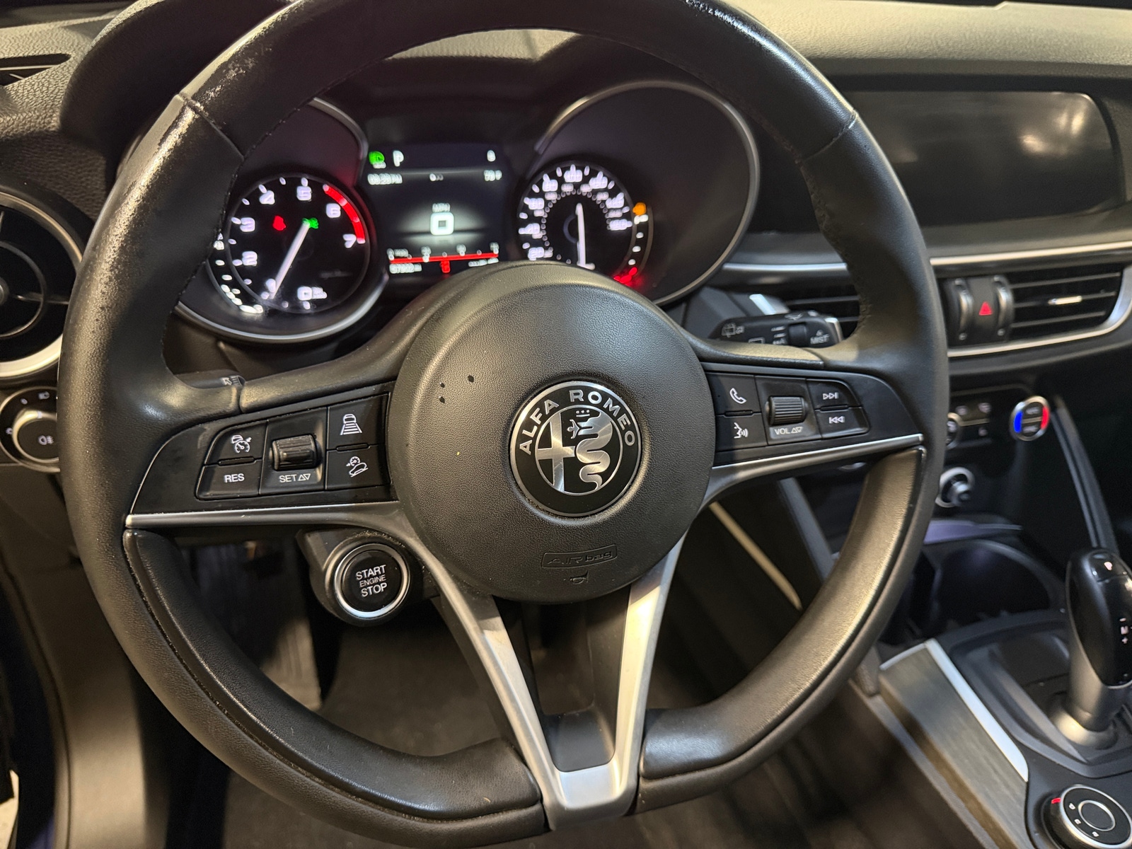 Thumbnail: 2019 Alfa Romeo Stelvio - 4