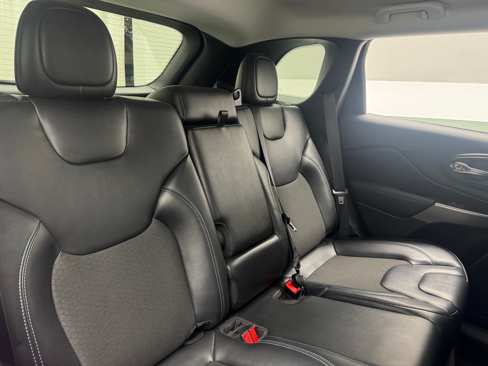 Thumbnail: 2021 Jeep Cherokee - 6