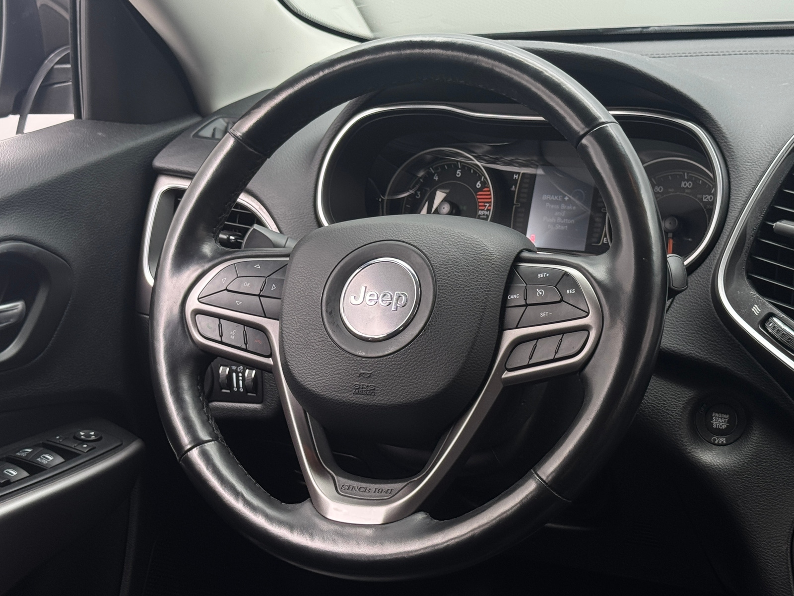 Thumbnail: 2021 Jeep Cherokee - 5
