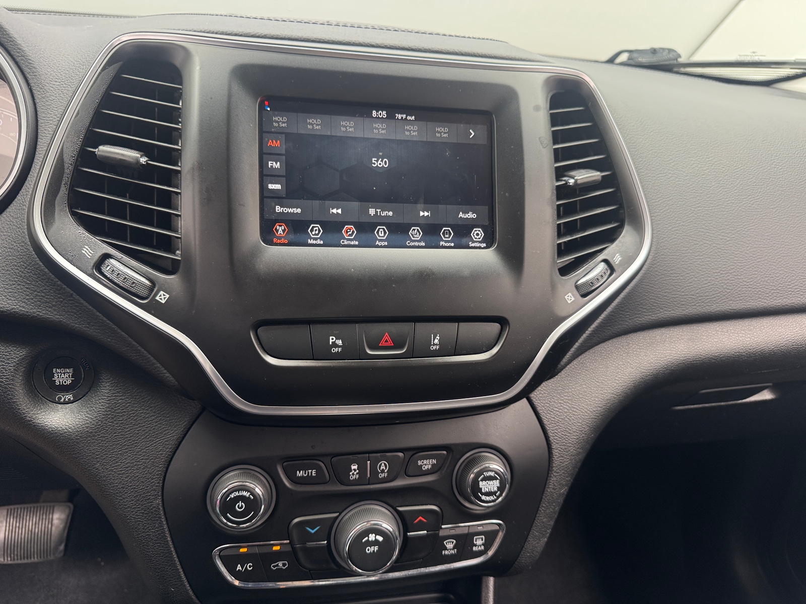 Thumbnail: 2021 Jeep Cherokee - 4