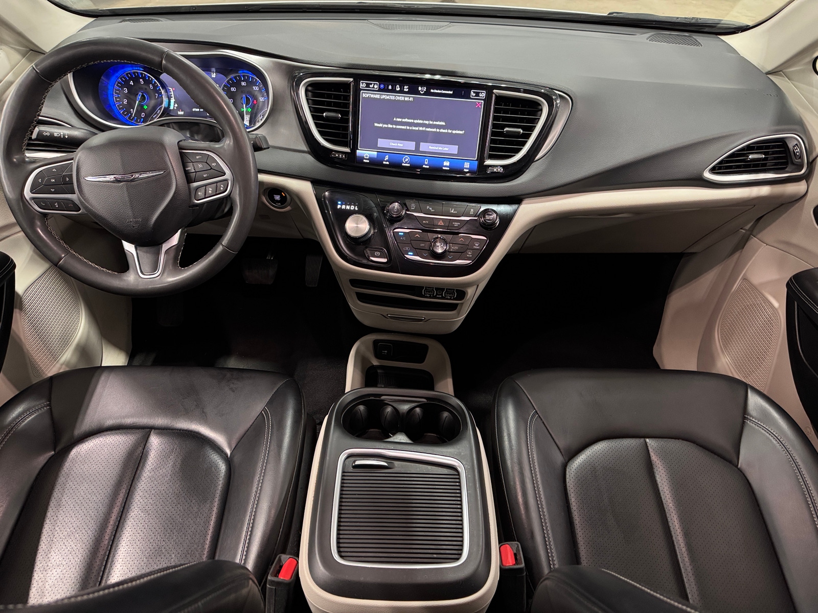 Thumbnail: 2023 Chrysler Pacifica - 2