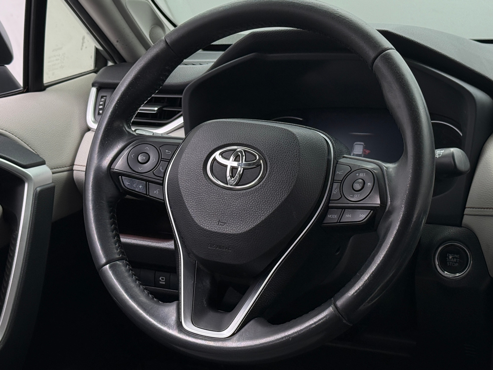 Thumbnail: 2019 Toyota RAV4 - 4