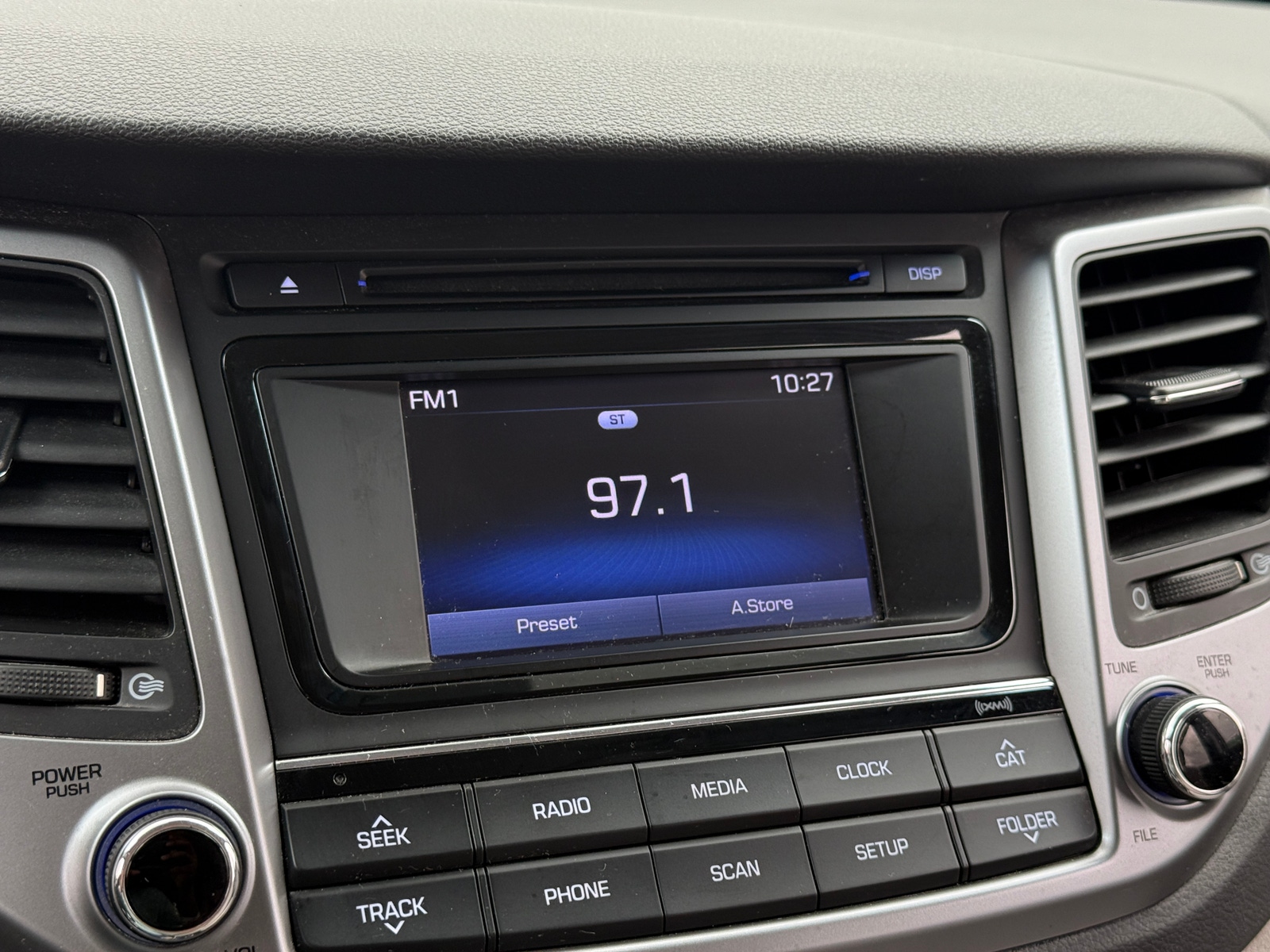 Thumbnail: 2016 Hyundai Tucson - 4