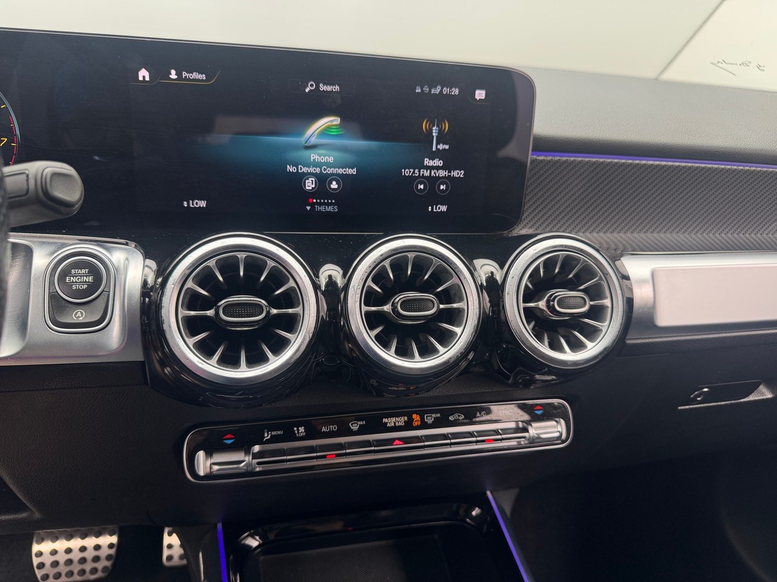 Thumbnail: 2023 Mercedes-Benz GLB - 3