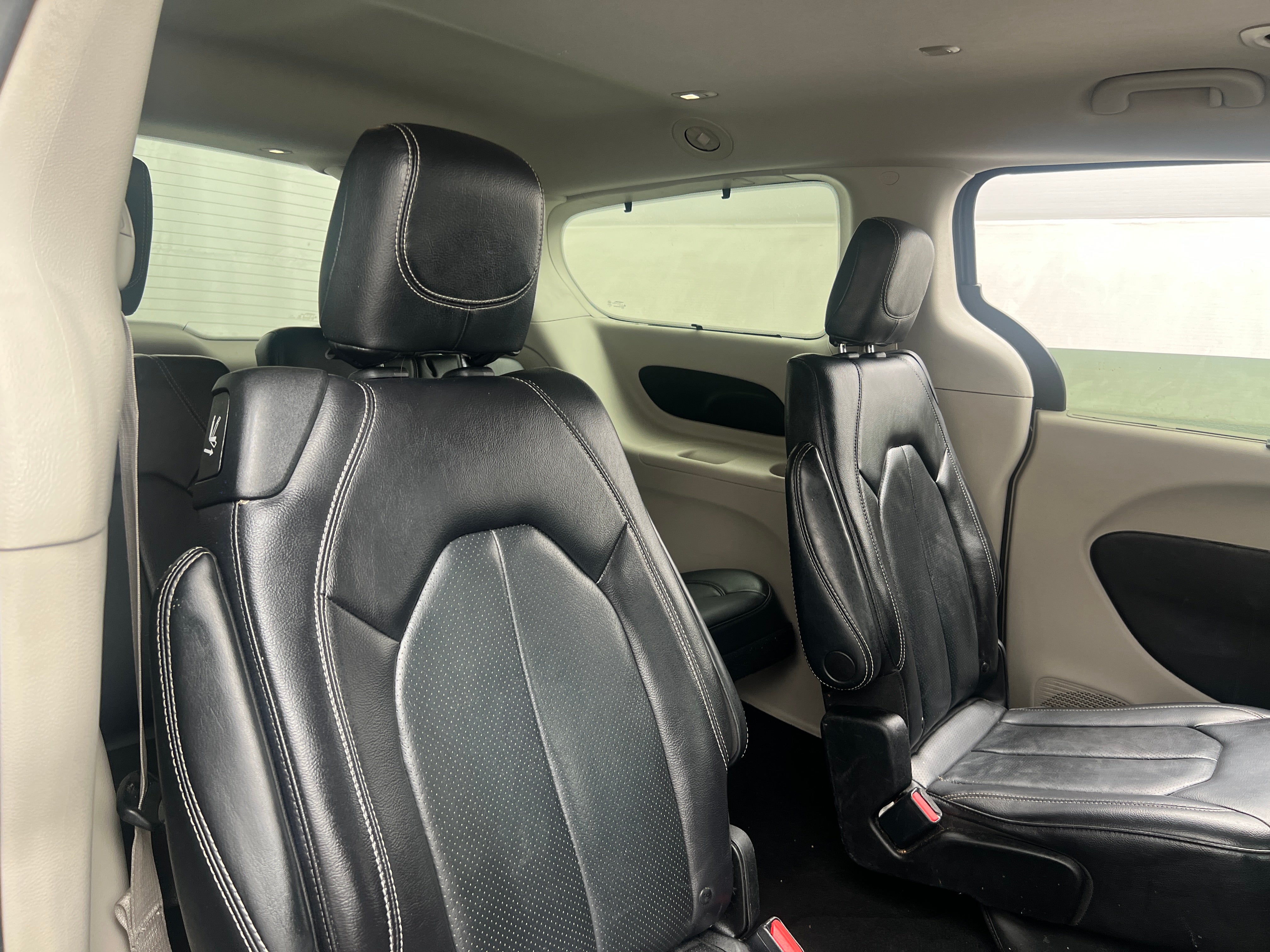 2022 Chrysler Pacifica Touring L - Photo 3