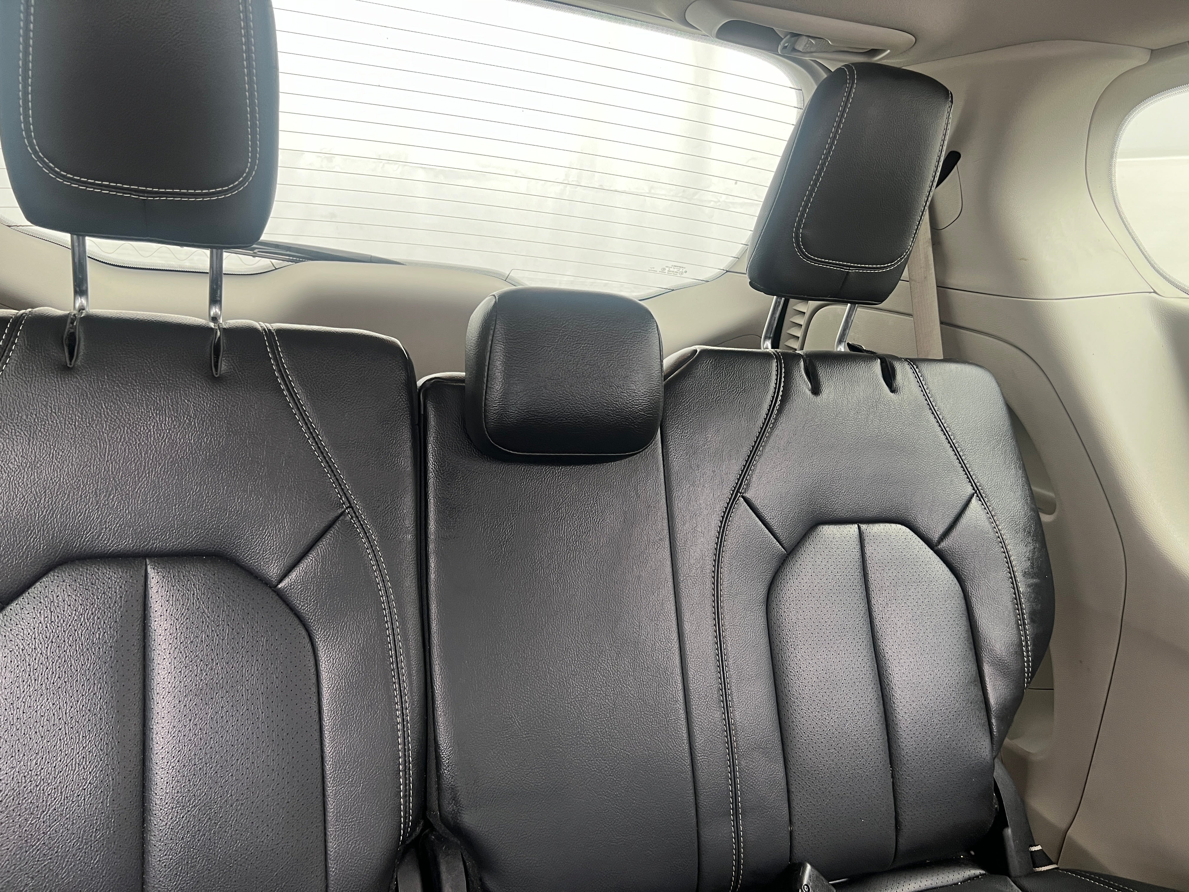 2022 Chrysler Pacifica Touring L - Photo 2